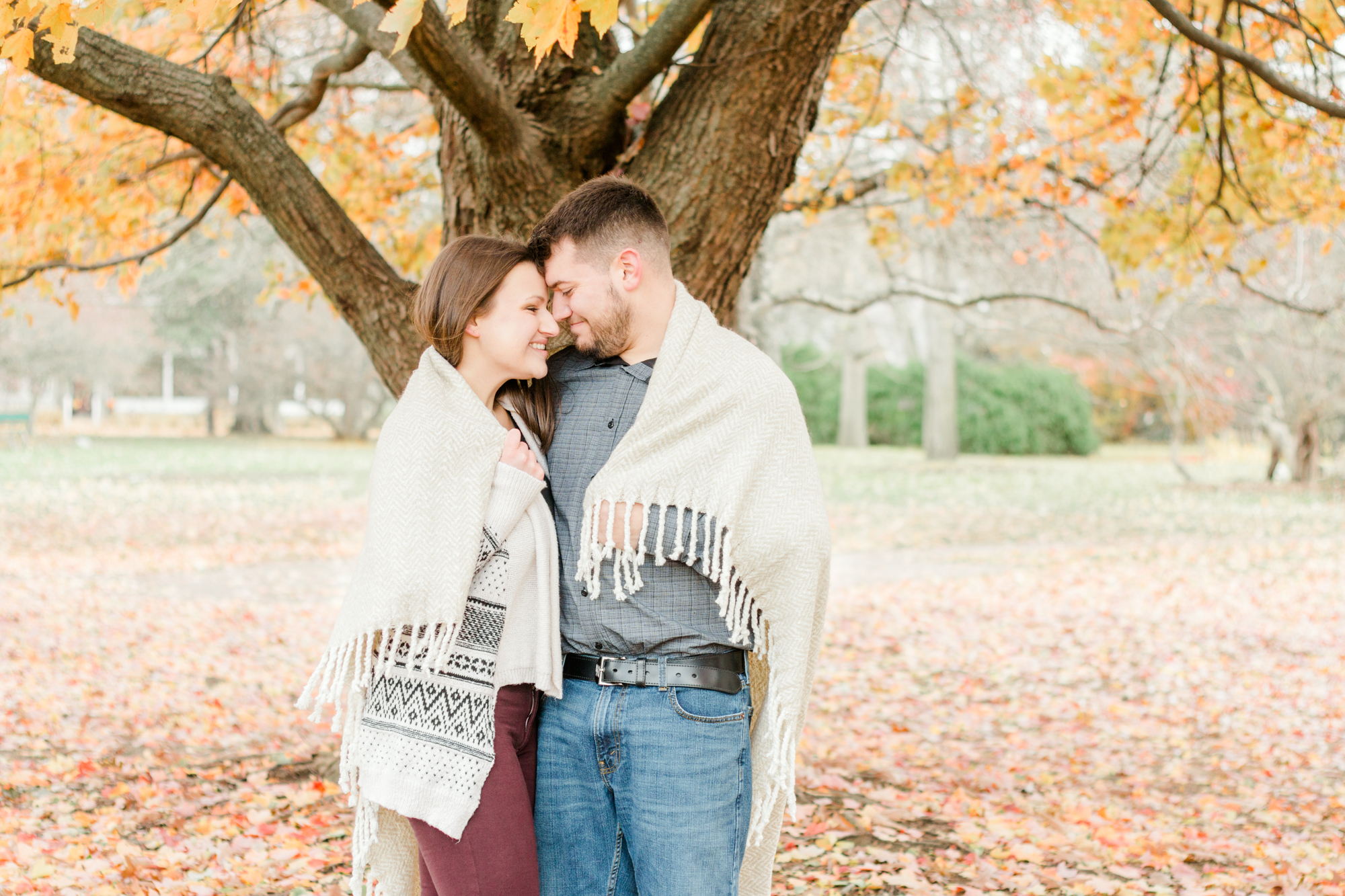 hayley-moore-photography-fort-wayne-indiana-wedding-photographer-engagement-fall-session-midwest-ohio-michigan-chicago-photographer