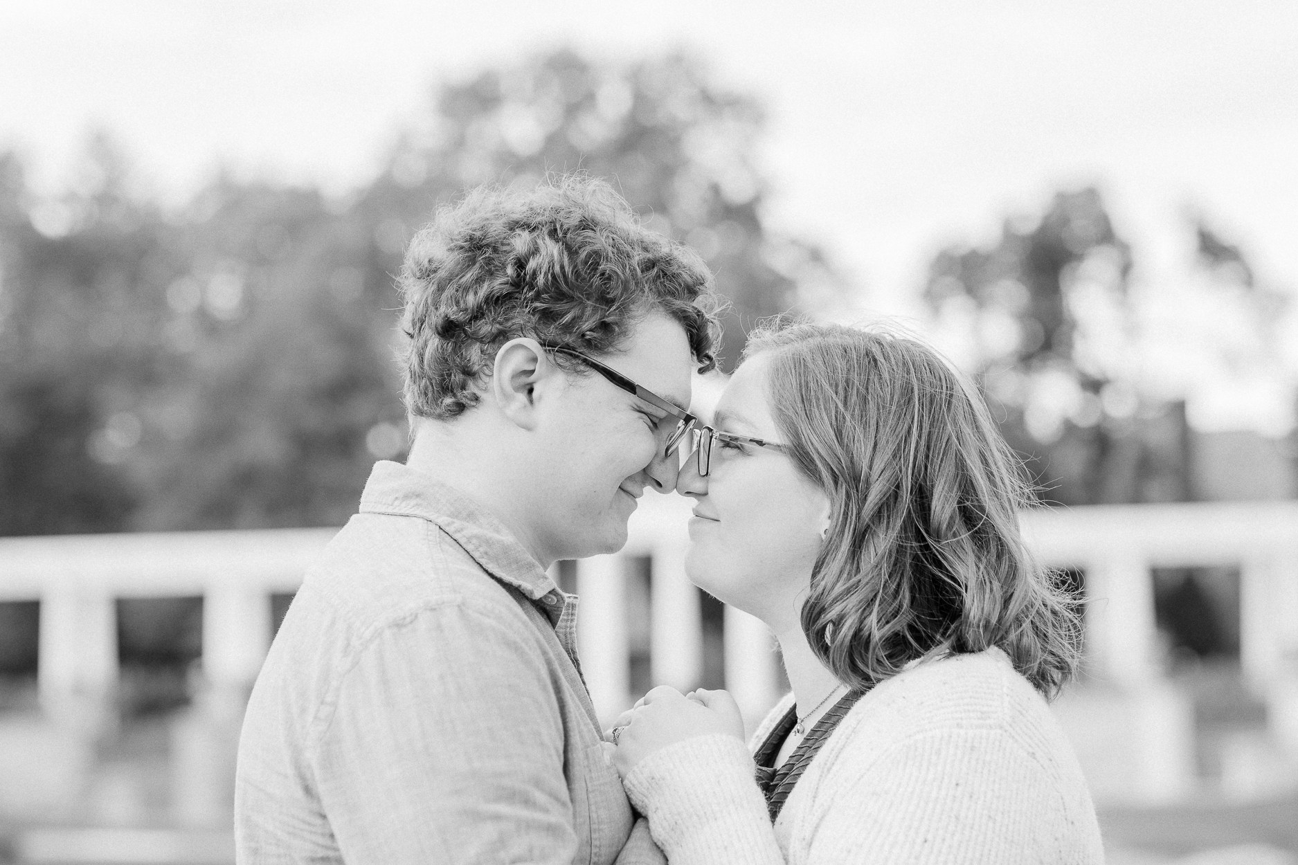 hayley-moore-photography-taylor-michael-buchanan-anniversary-session-lakeside-rosegardens-park-fort-wayne-indiana-weddings