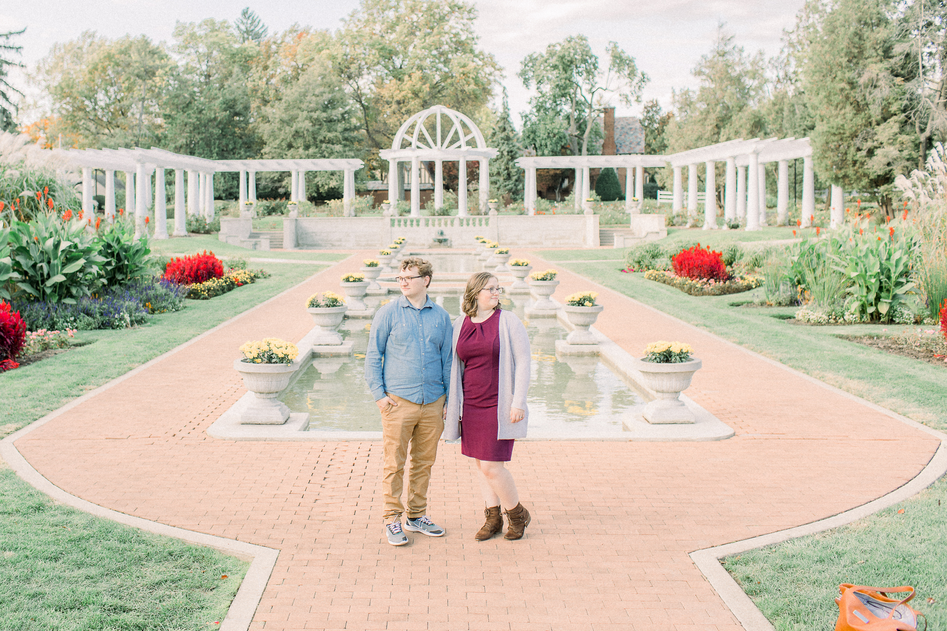 hayley-moore-photography-taylor-michael-buchanan-anniversary-session-lakeside-rosegardens-park-fort-wayne-indiana-weddings