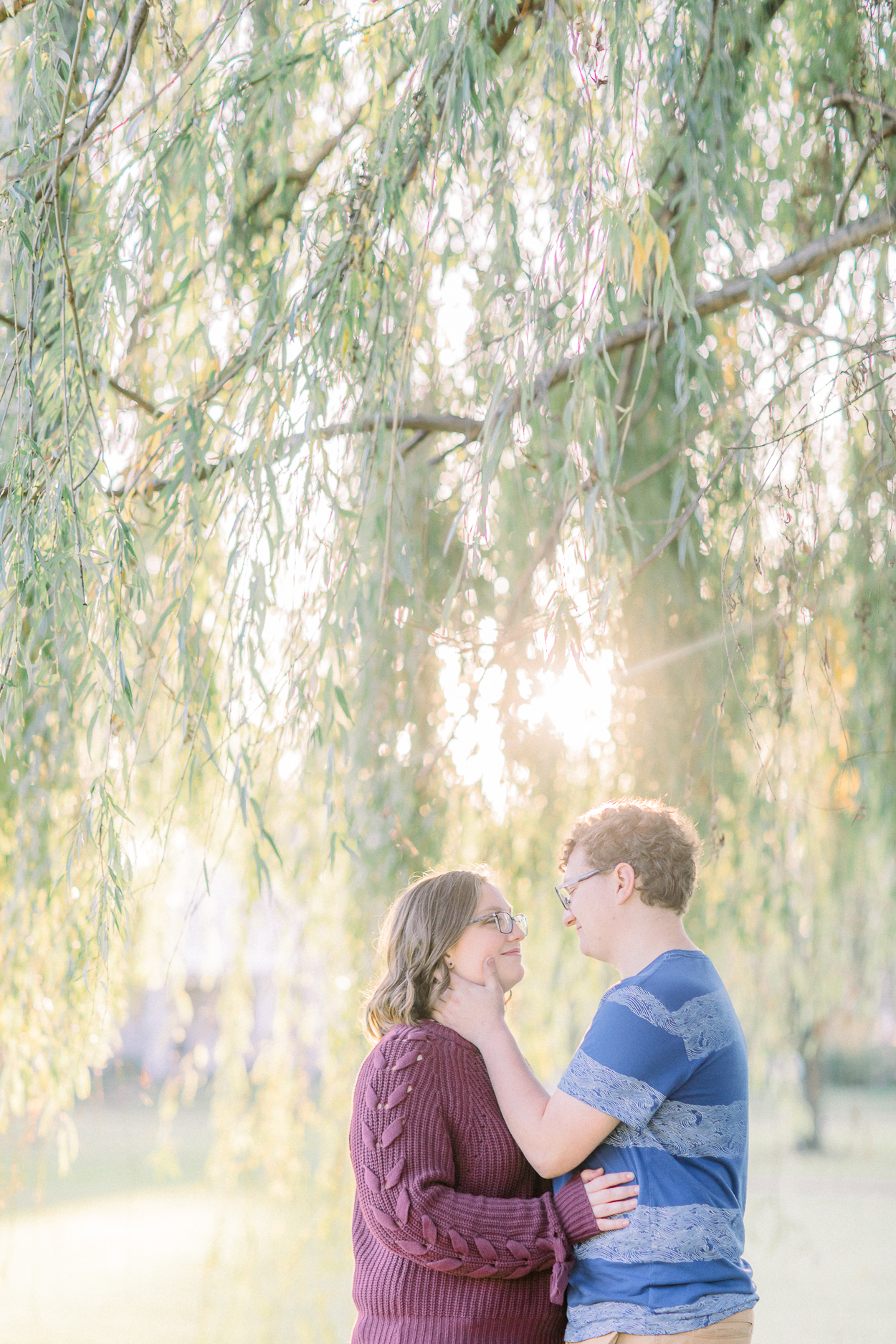 hayley-moore-photography-taylor-michael-buchanan-anniversary-session-lakeside-rosegardens-park-fort-wayne-indiana-weddings