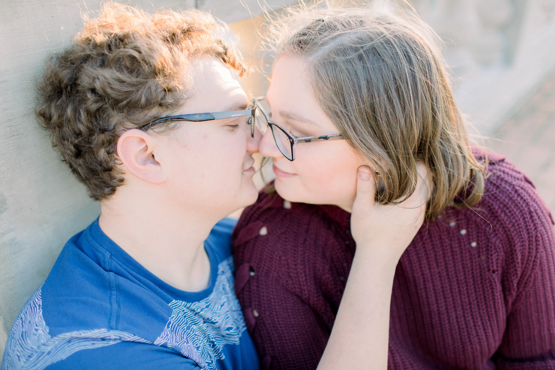 hayley-moore-photography-taylor-michael-buchanan-anniversary-session-lakeside-rosegardens-park-fort-wayne-indiana-weddings