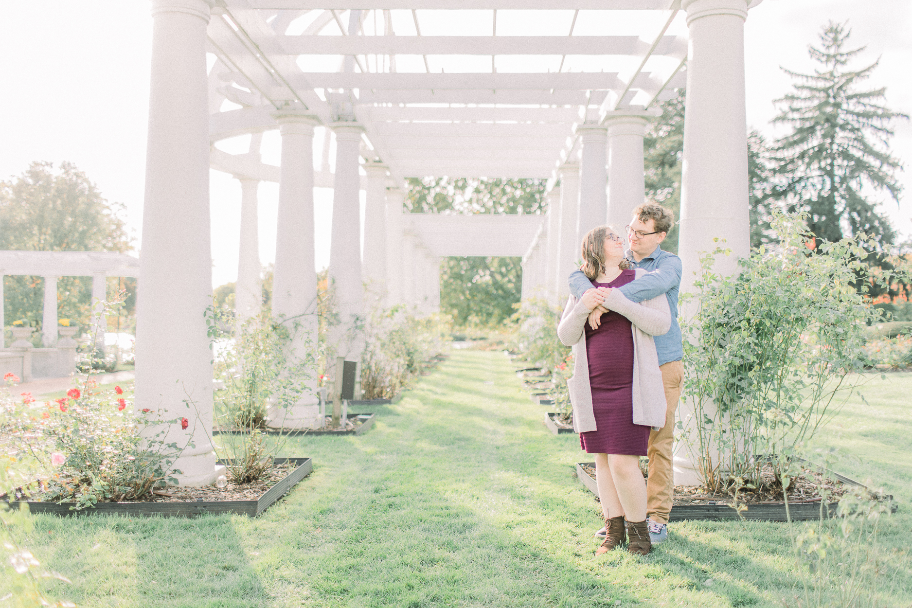 hayley-moore-photography-taylor-michael-buchanan-anniversary-session-lakeside-rosegardens-park-fort-wayne-indiana-weddings