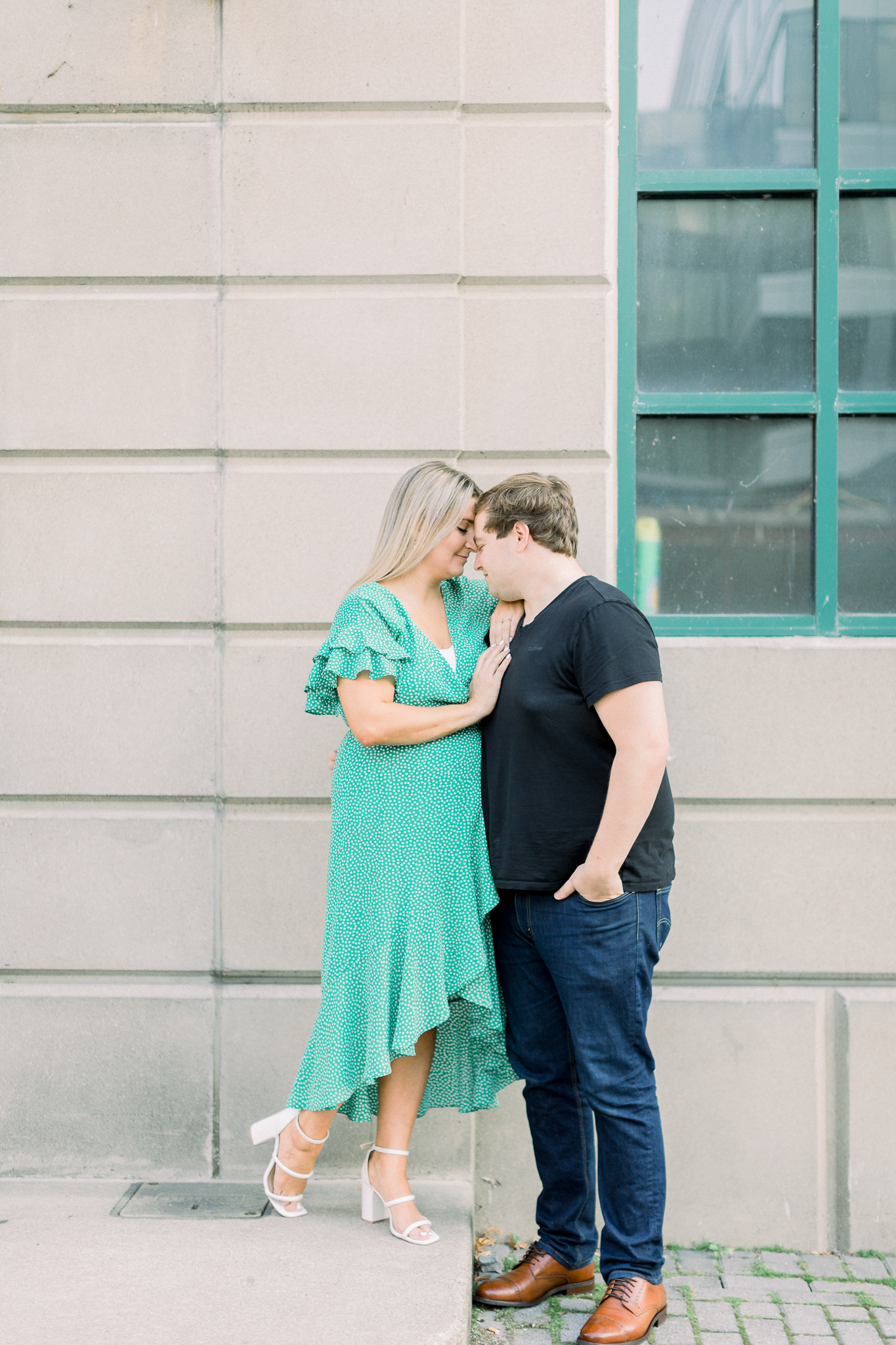 hayley-moore-photography-lauren-nate-downtown-grand-rapids-michigan-engagement