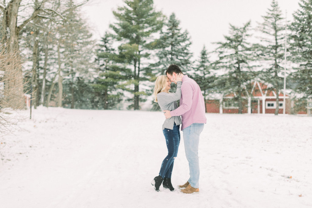 hayley-moore-photography-jill-lucas-fort-wayne-winter-mini-session-salomon-farm-park