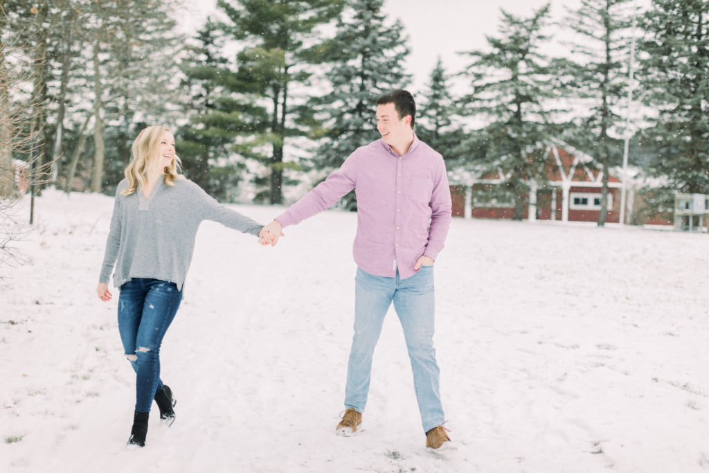 hayley-moore-photography-jill-lucas-fort-wayne-winter-mini-session-salomon-farm-park