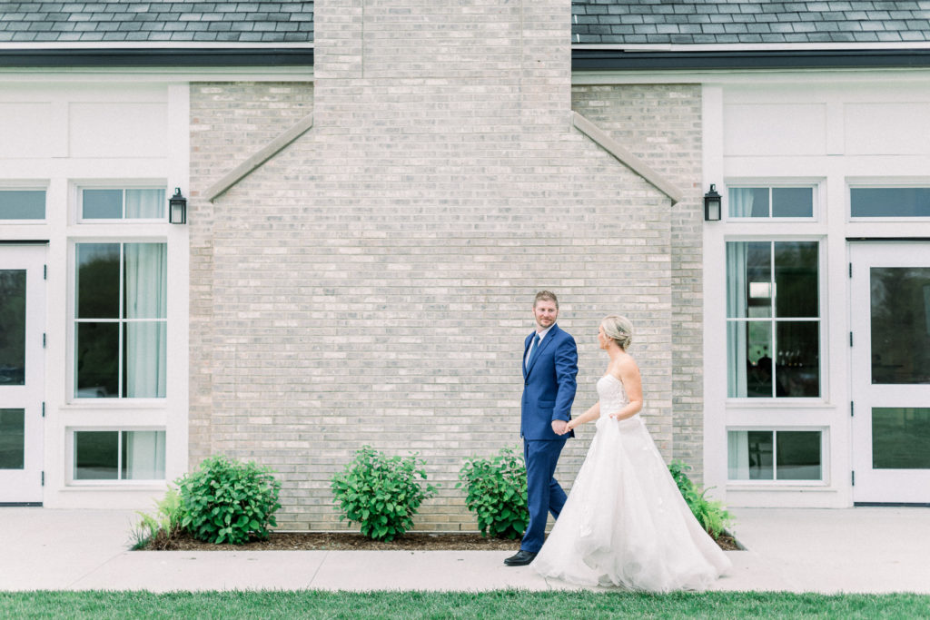 Hayley-Moore-Photography-Iron-Ember-Romantic-Wedding-Carmel-Indiana