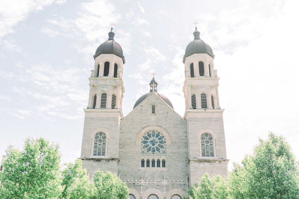 Hayley-Moore-Photography-Lauren-Nate-Downtown-Grand-Rapids-Wedding