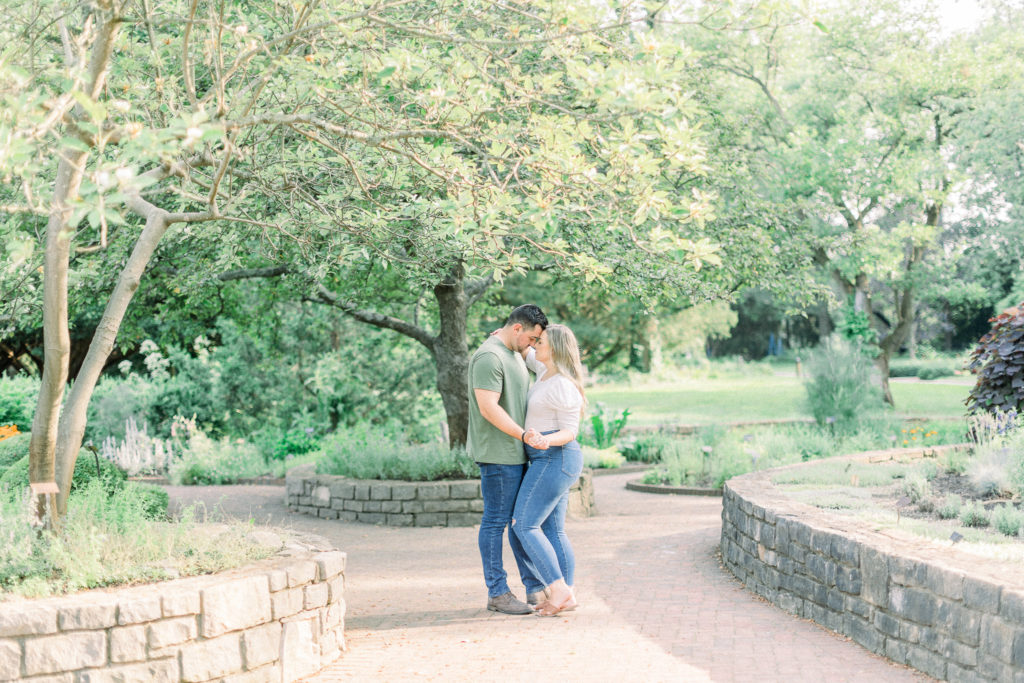 Hayley-Moore-Photography-Laura-Bill-Columbus-Ohio-Engagement-Scioto-Mile-Inniswood-Gardens
