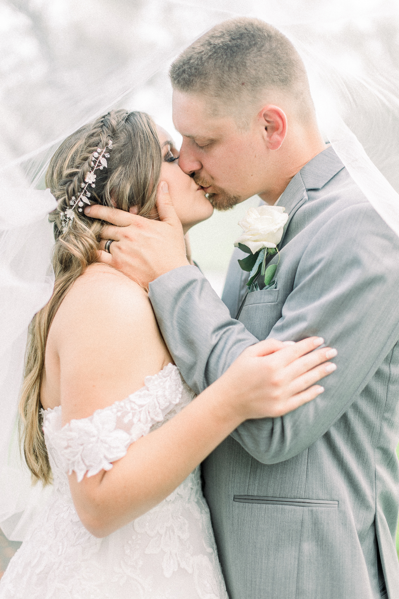 Hayley-Moore-Photography-Katlin-Dylan-Orchard-Ridge-Country-Club-Wedding-Indiana-Photographer