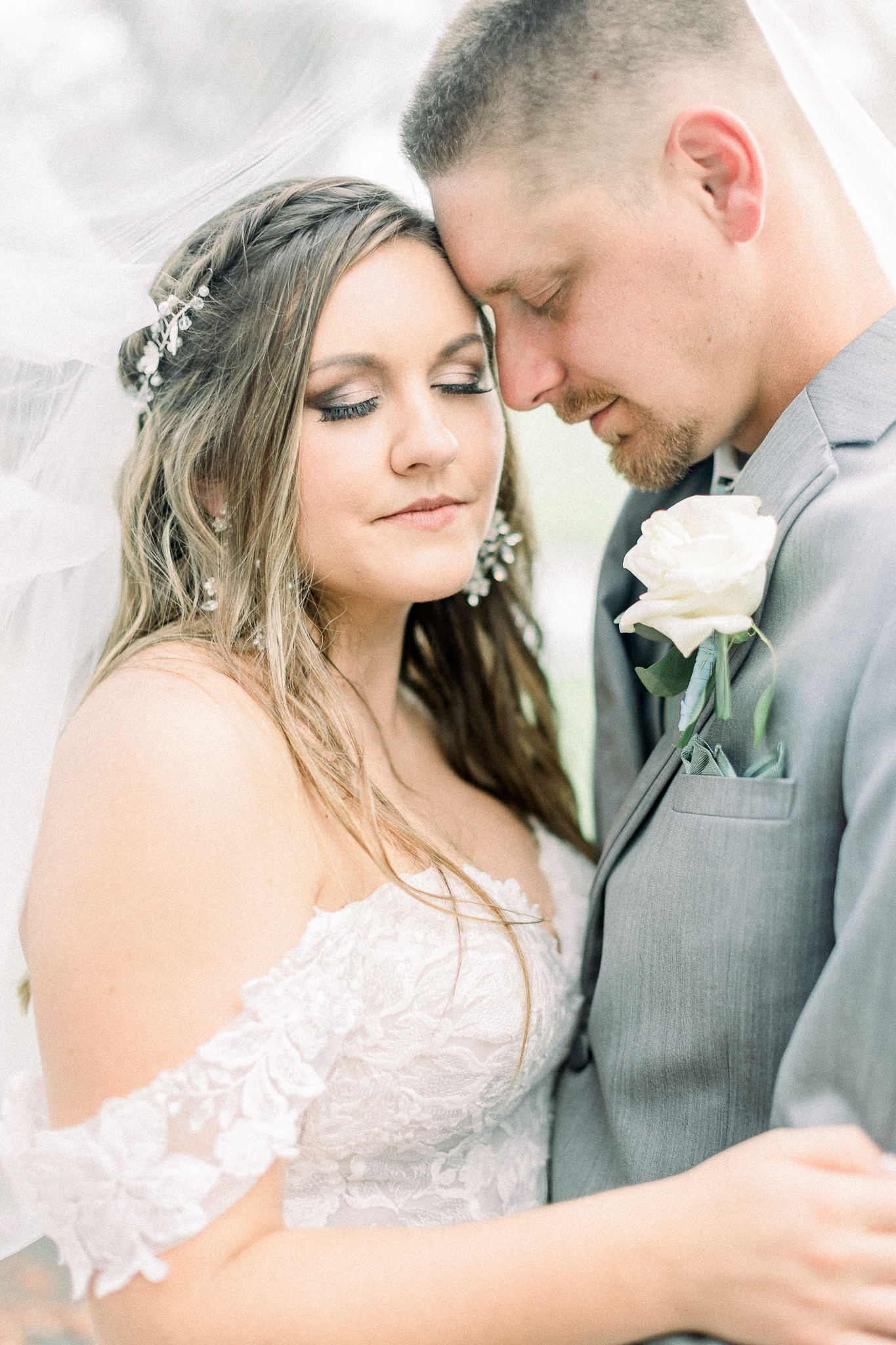 Hayley-Moore-Photography-Katlin-Dylan-Orchard-Ridge-Country-Club-Wedding-Indiana-Photographer