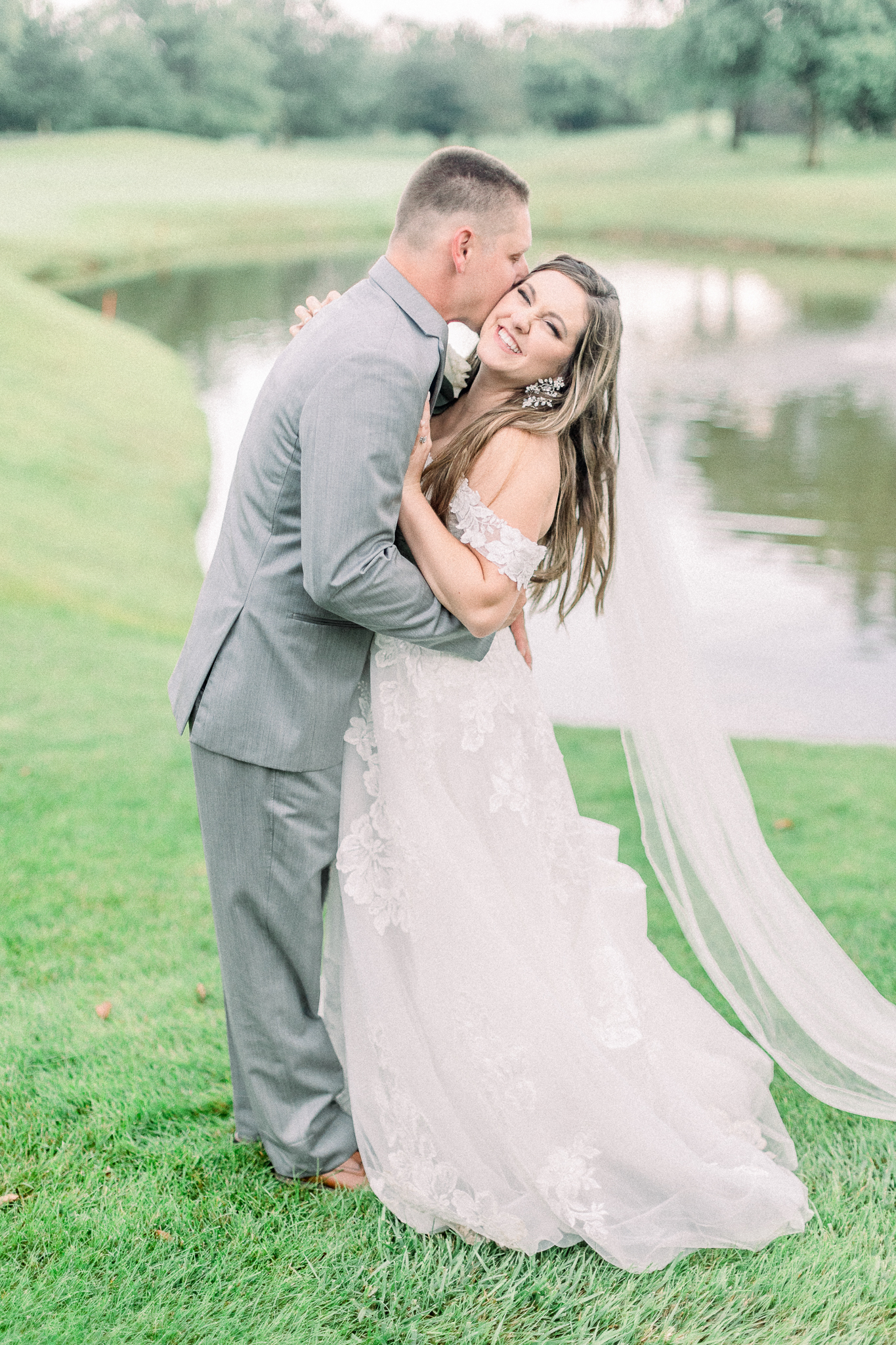 Hayley-Moore-Photography-Katlin-Dylan-Orchard-Ridge-Country-Club-Wedding-Indiana-Photographer