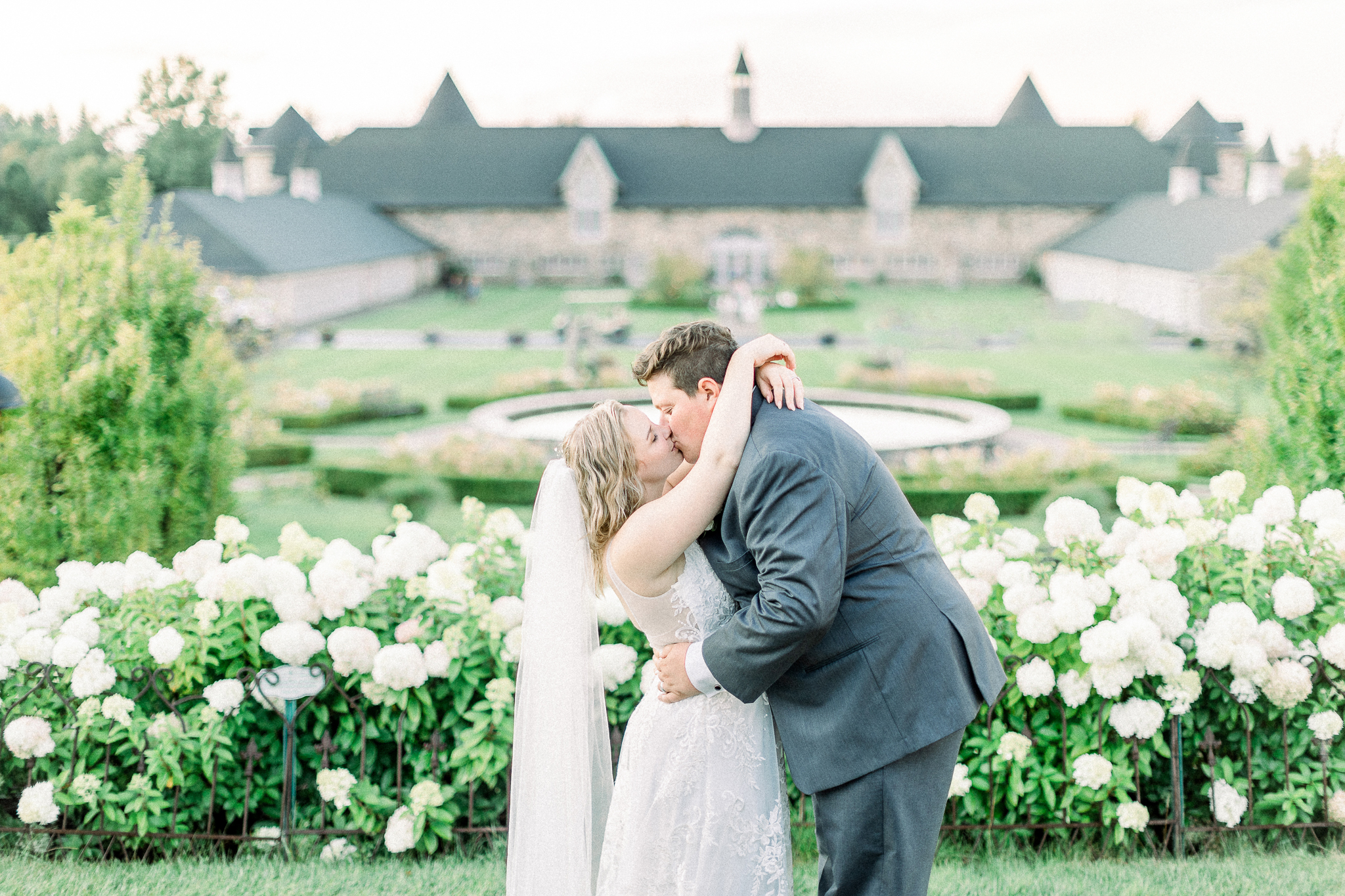 hayley-moore-photography-katie-adam-charlevoix-michigan-castle-farms-wedding-photographer