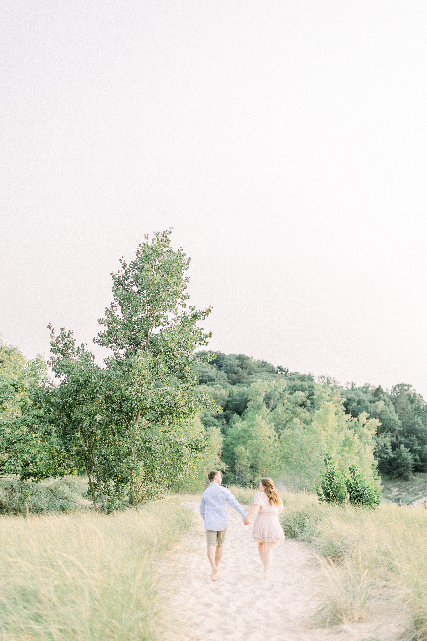 hayley-moore-photography-lauren-brad-warren-dunes-michigan-engagement-photographer