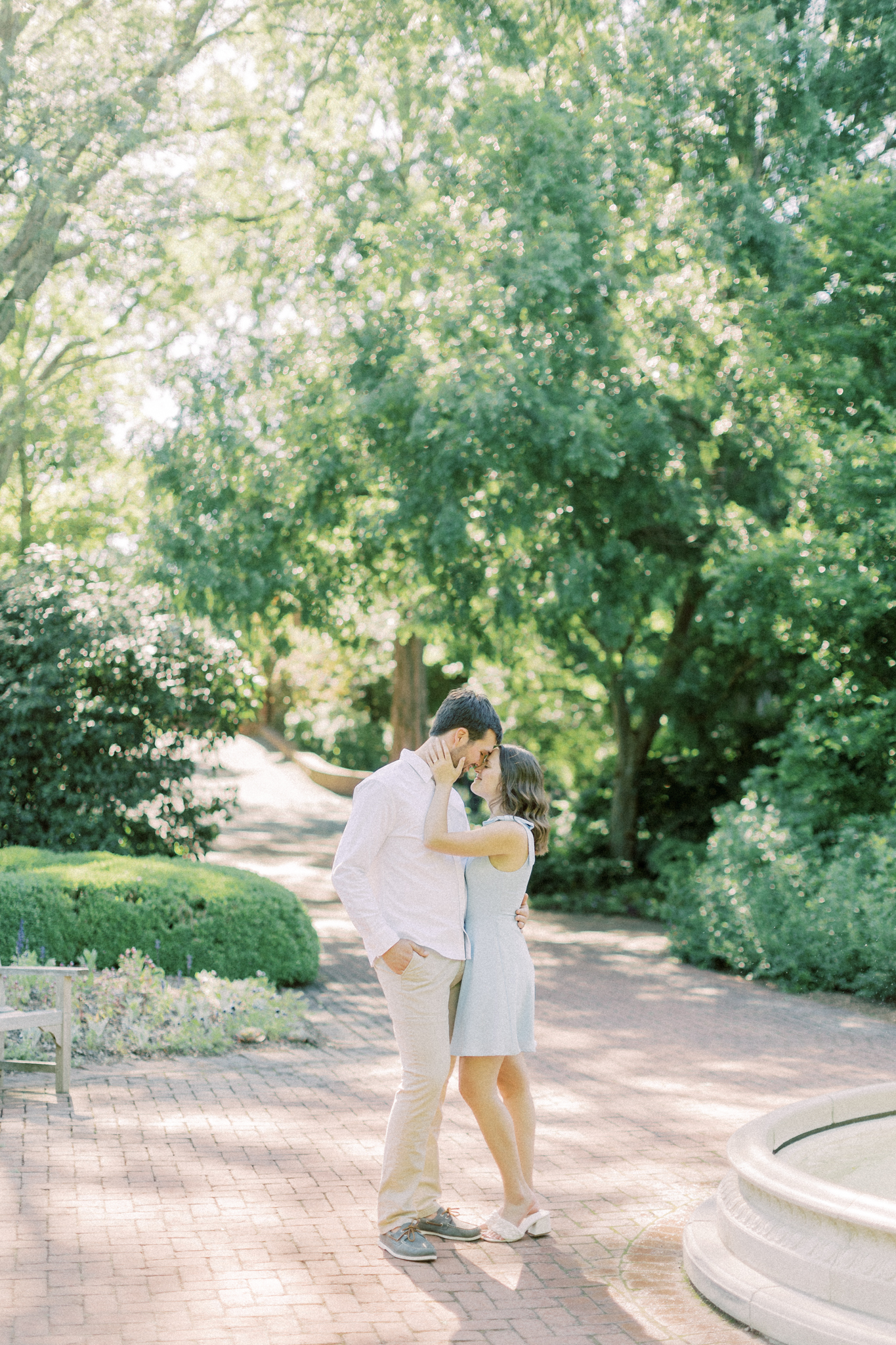 kingwood-center-gardens-engagement-columbus-wedding-photographer-hayley-moore