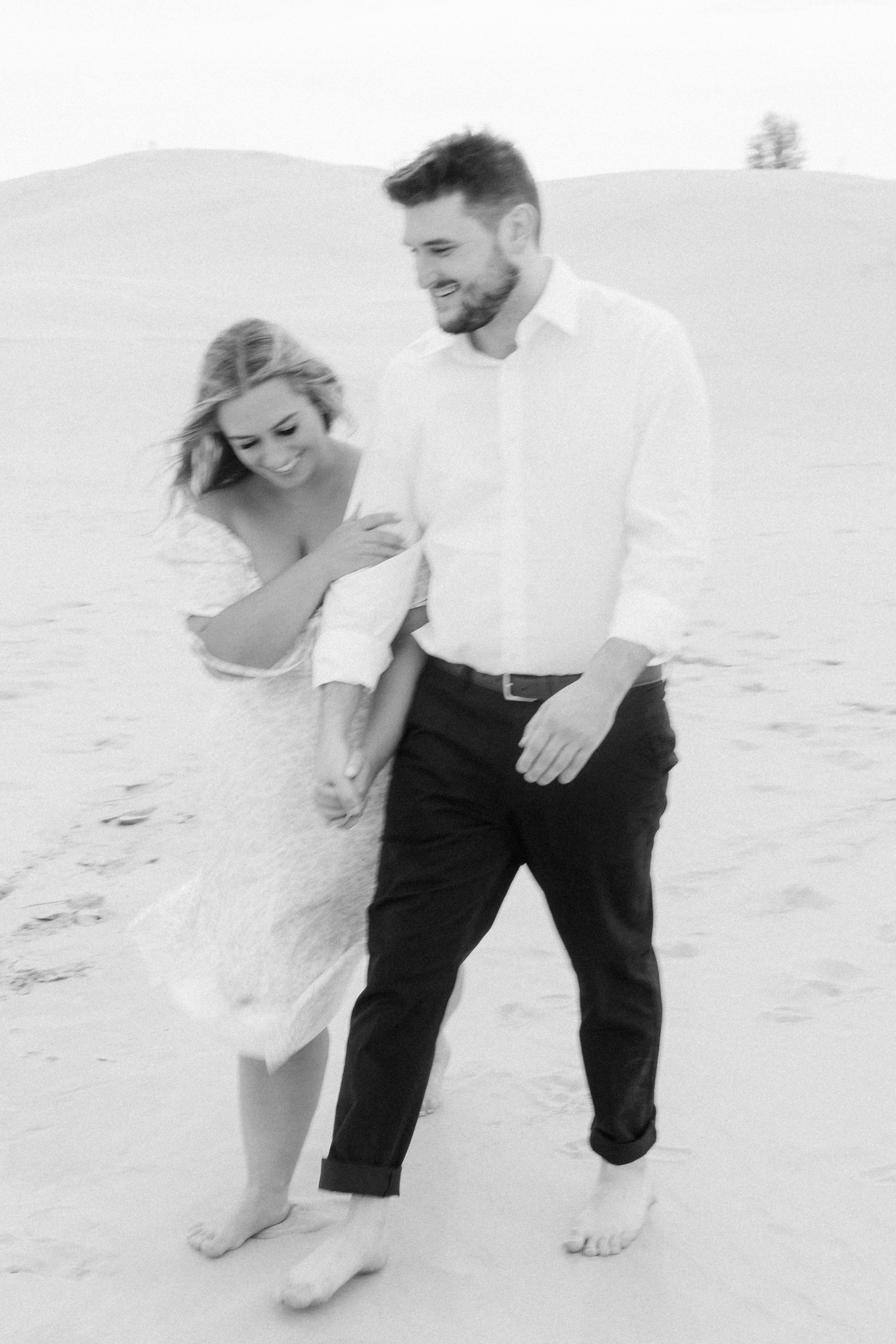 silver-lake-sand-dunes-michigan-engagement-hayley-moore-photography