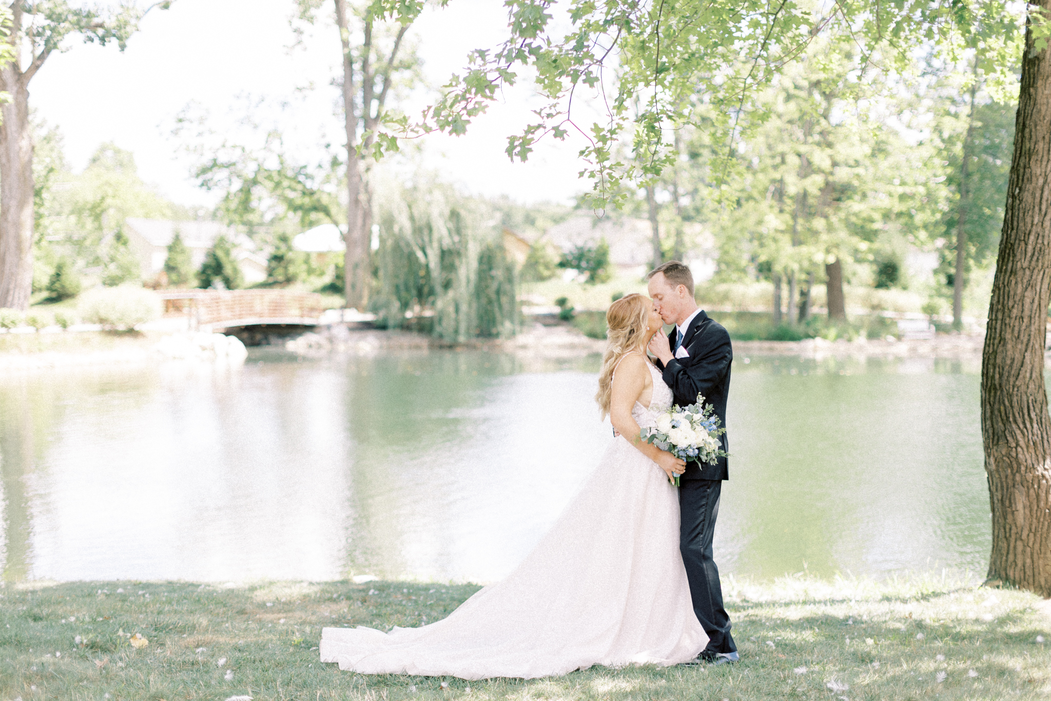 swan-lake-event-center-ohio-wedding-hayley-moore-photography-stranges
