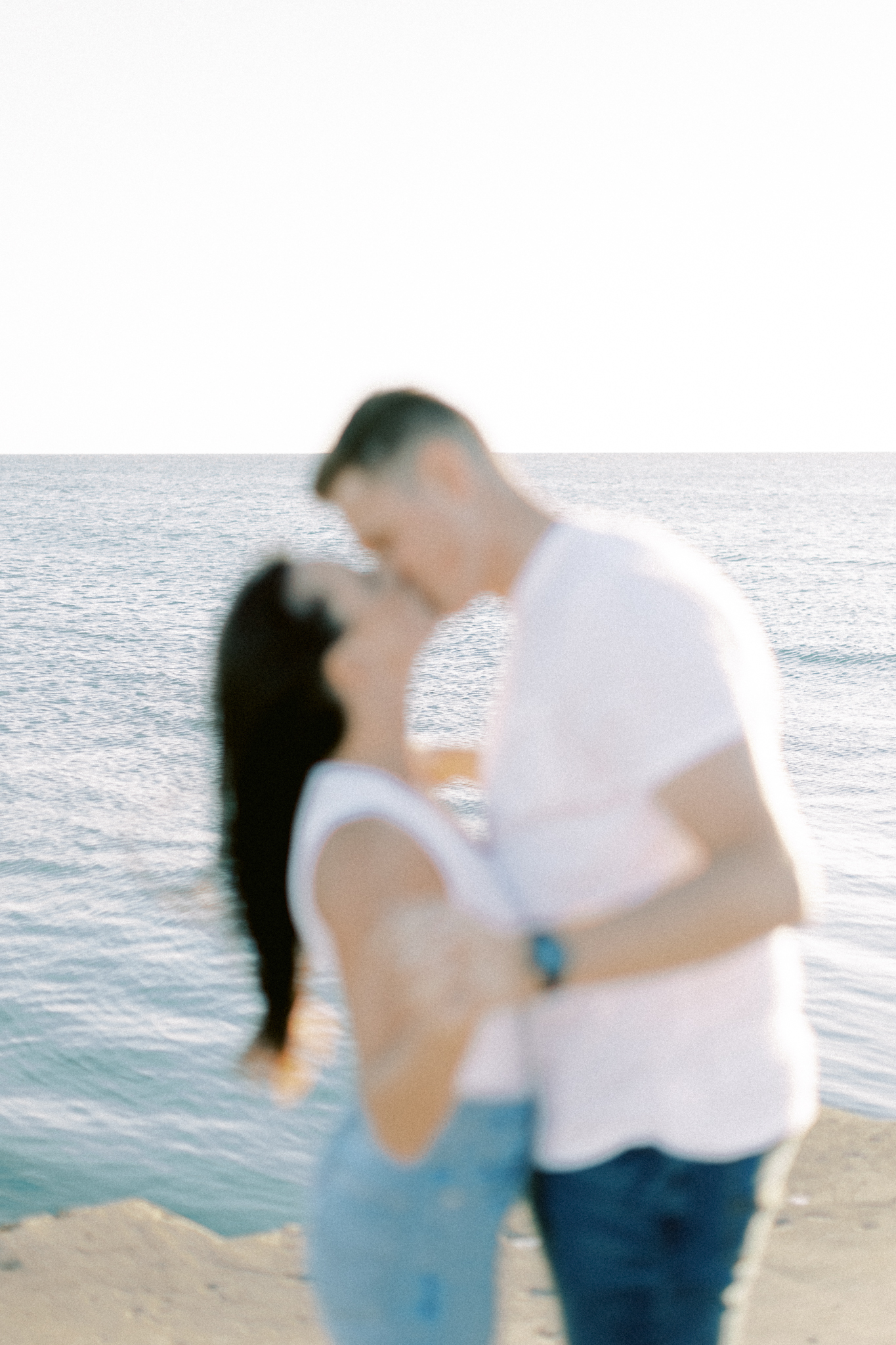 silver-beach-lake-michigan-engagement-session-allie-blake-hayley-moore-photography