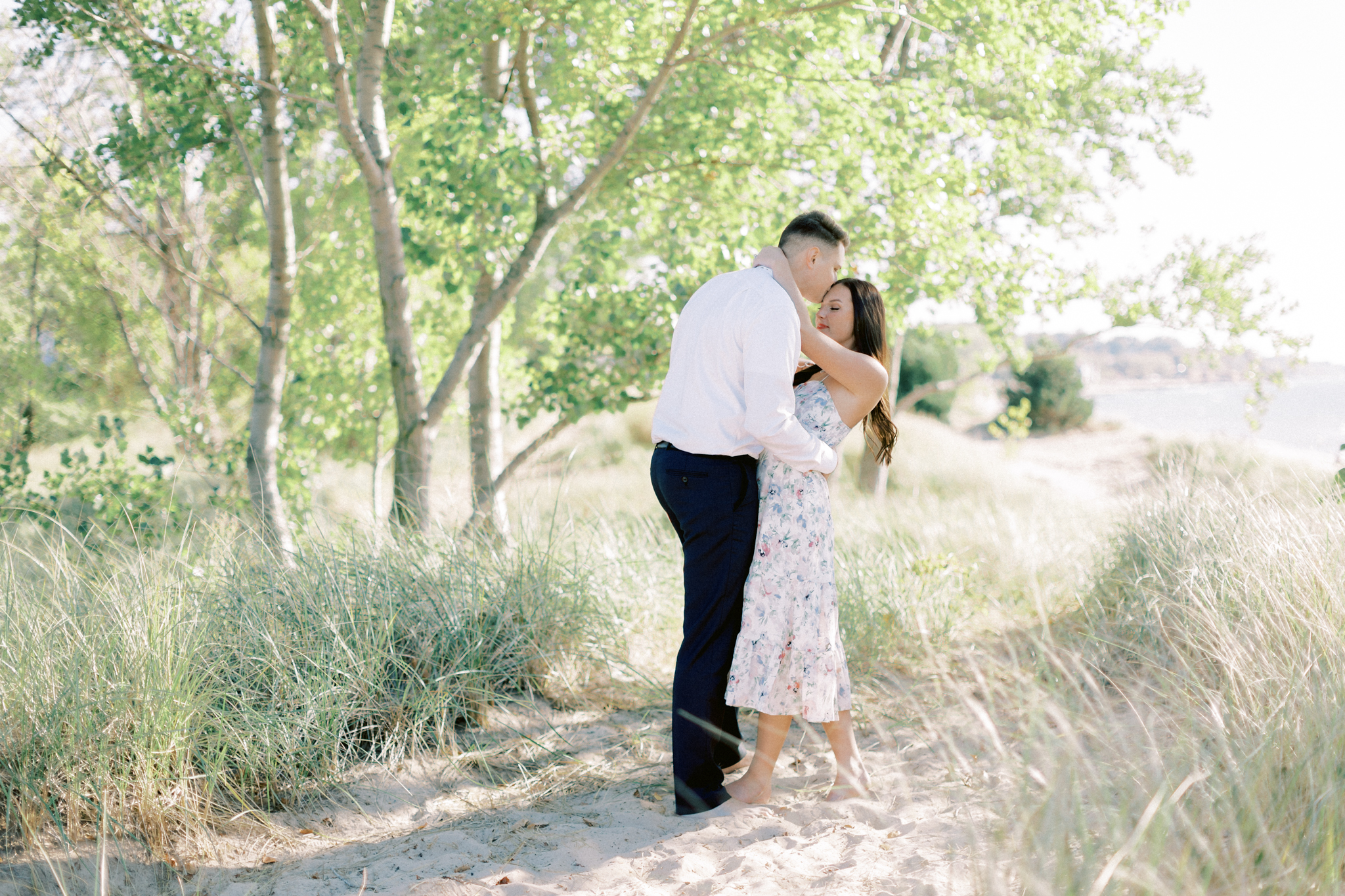 silver-beach-lake-michigan-engagement-session-allie-blake-hayley-moore-photography