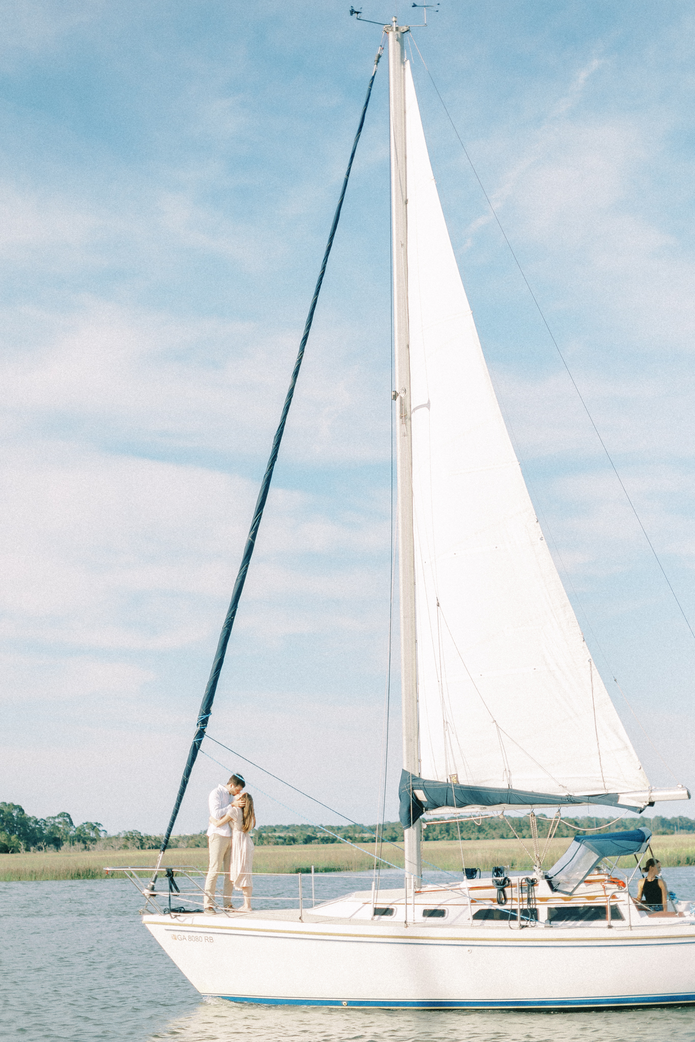savannah-georgia-sailboat-session-sail-savannah-engagement-hayley-moore-photography