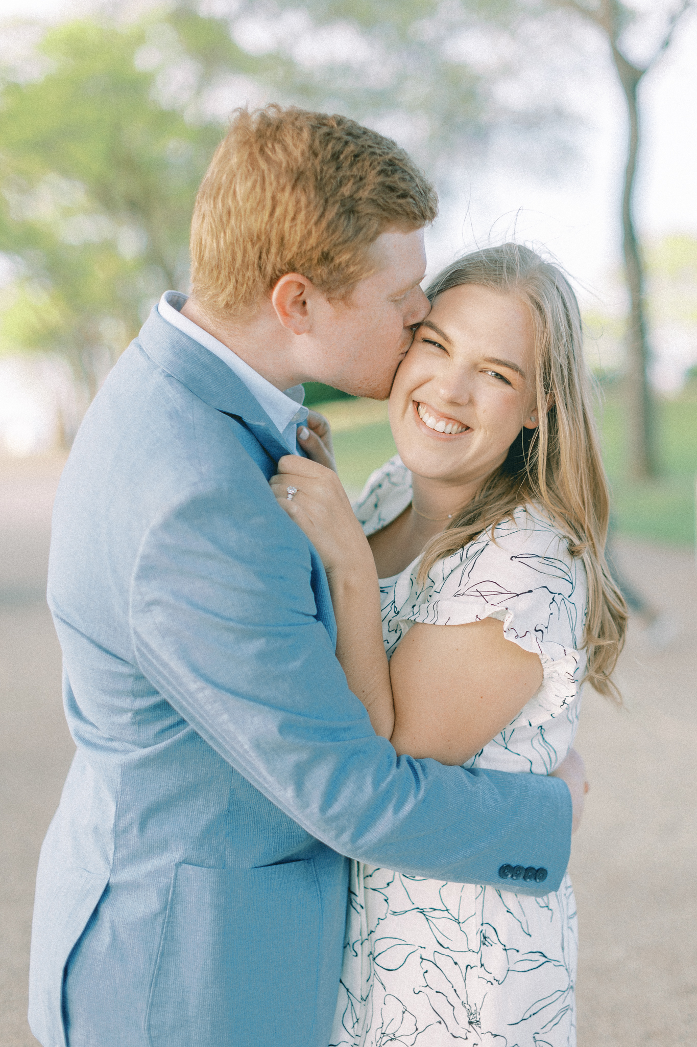 downtown-chicago-lincoln-park-lake-michigan-engagement-session-hayley-moore-photography