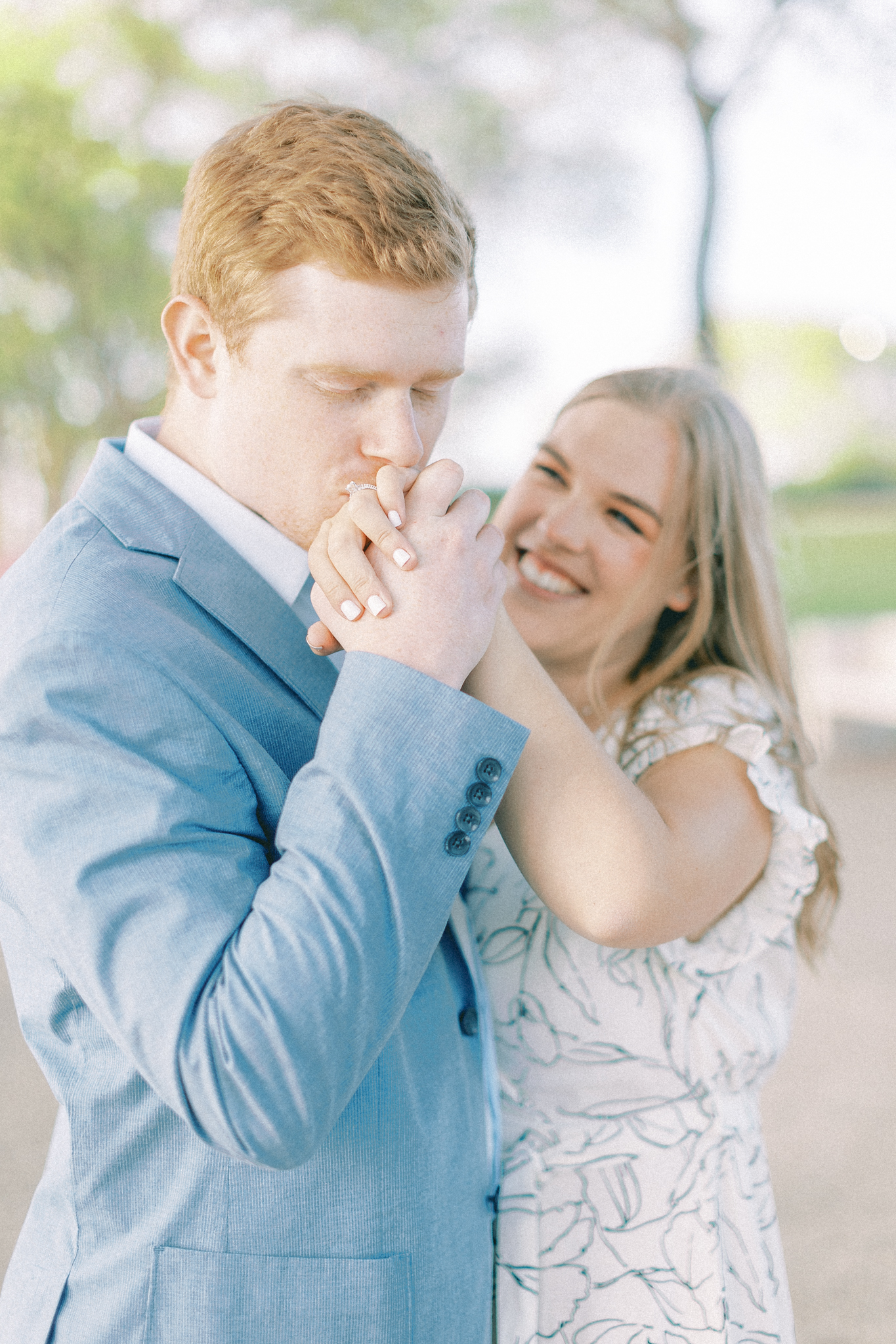downtown-chicago-lincoln-park-lake-michigan-engagement-session-hayley-moore-photography