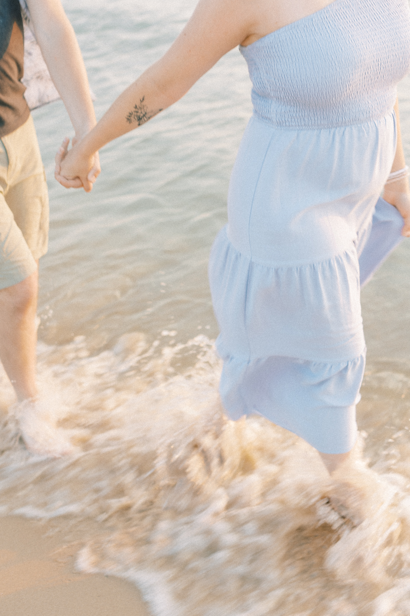 silver-beach-michigan-anniversary-session-hayley-moore-photography