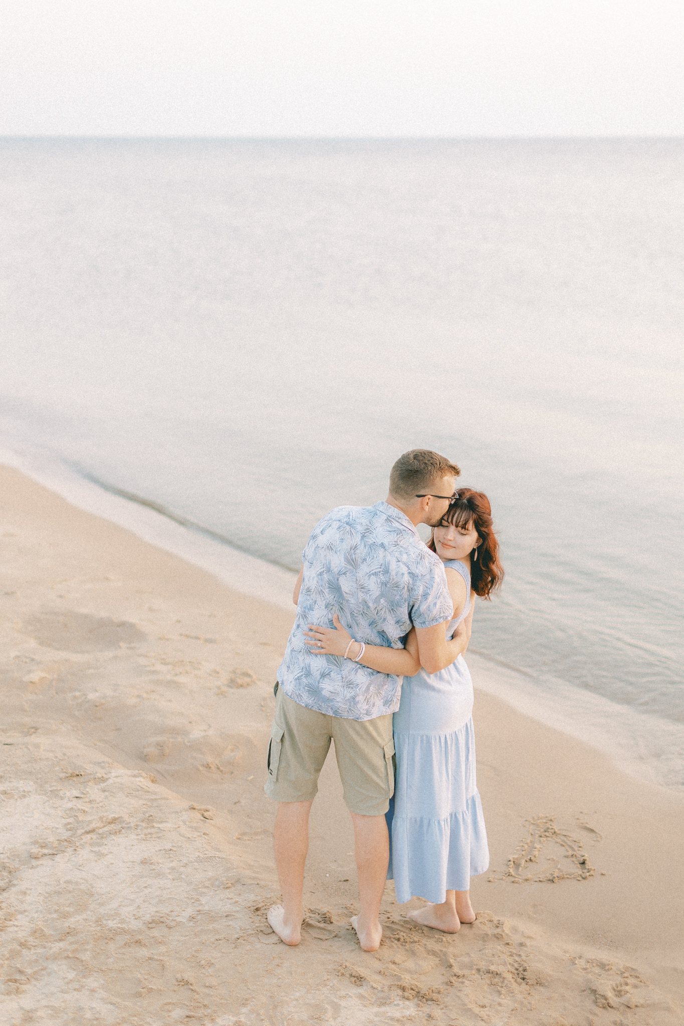 silver-beach-michigan-anniversary-session-hayley-moore-photography