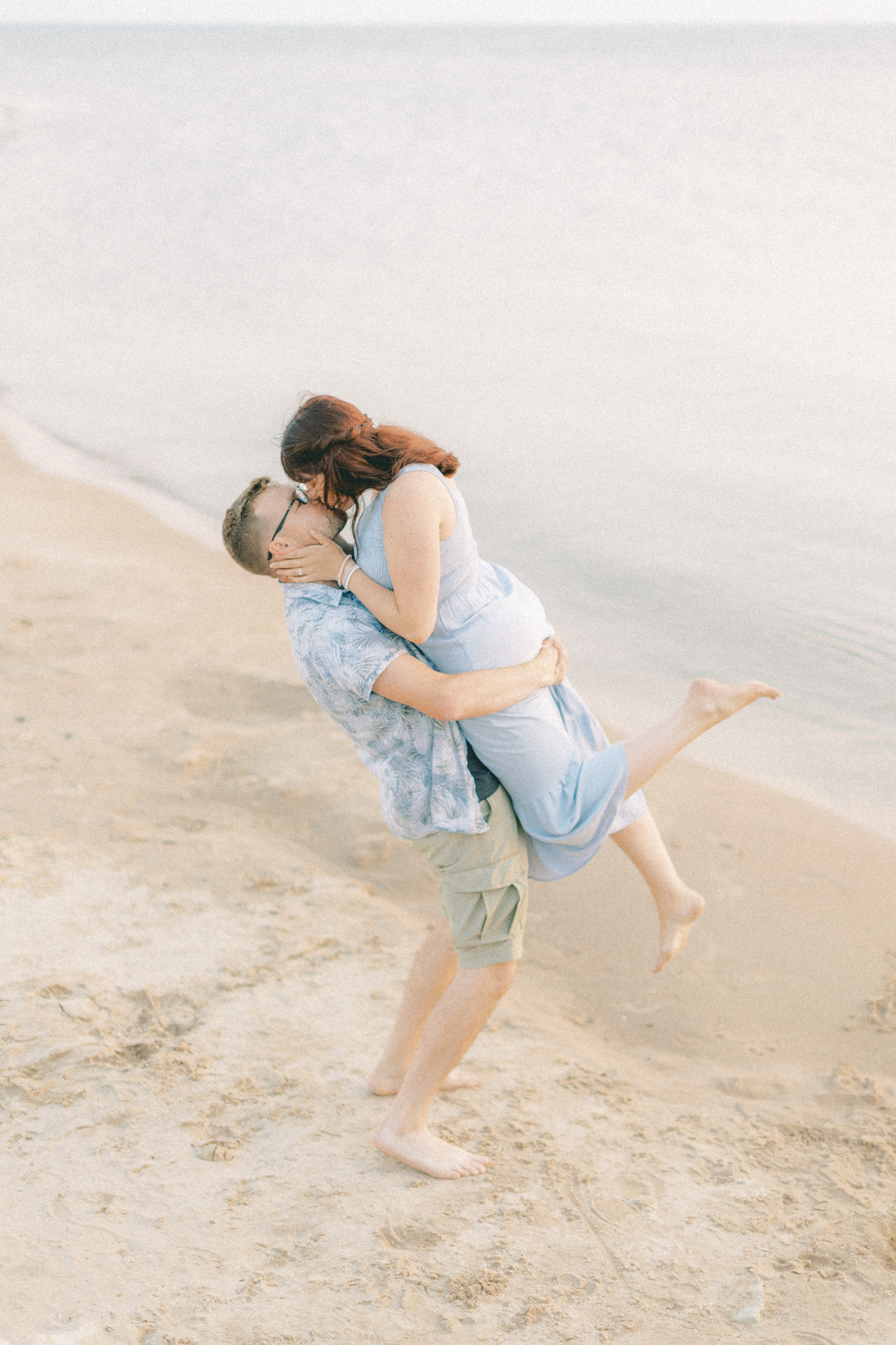 silver-beach-michigan-anniversary-session-hayley-moore-photography