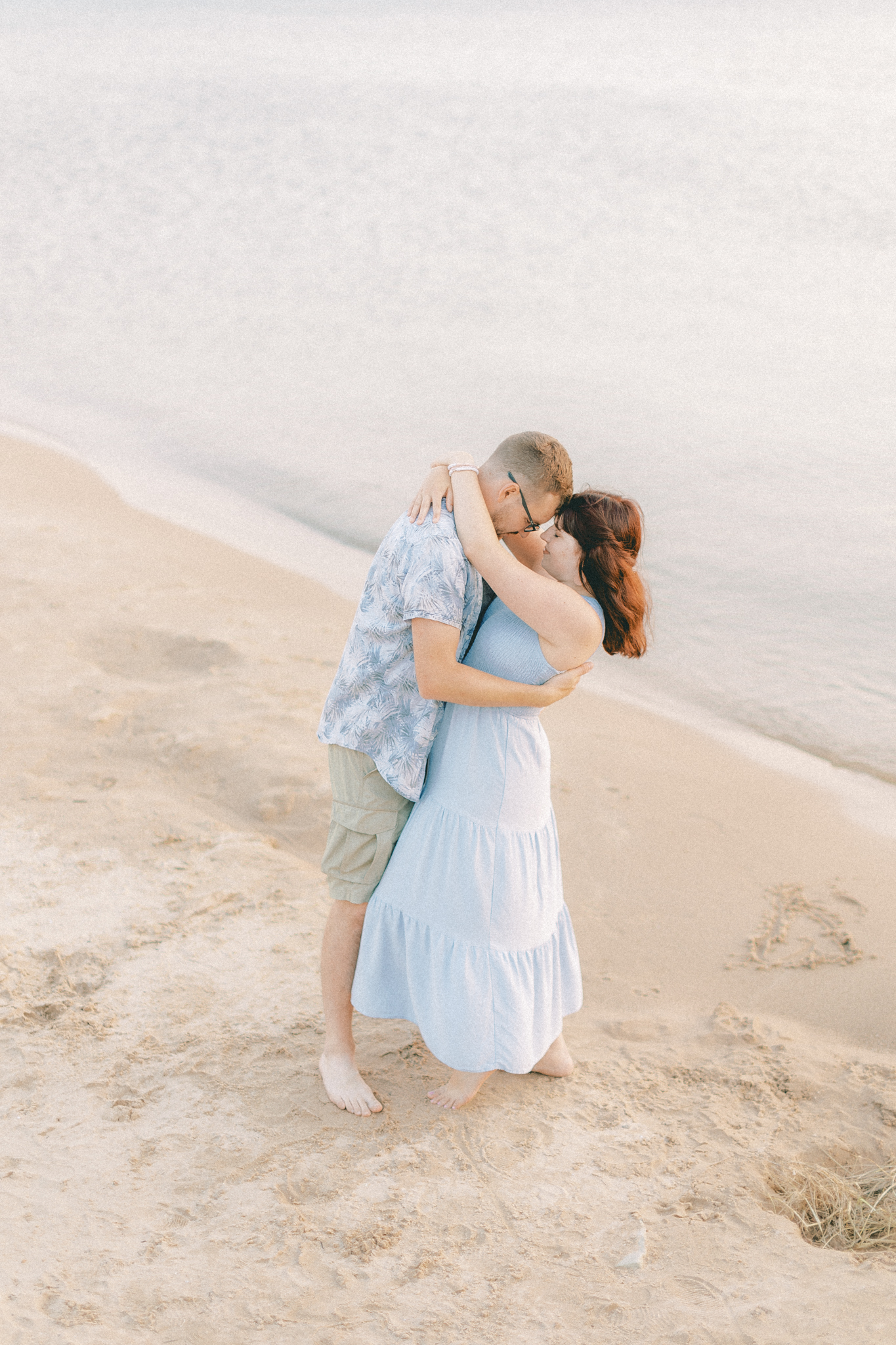 silver-beach-michigan-anniversary-session-hayley-moore-photography