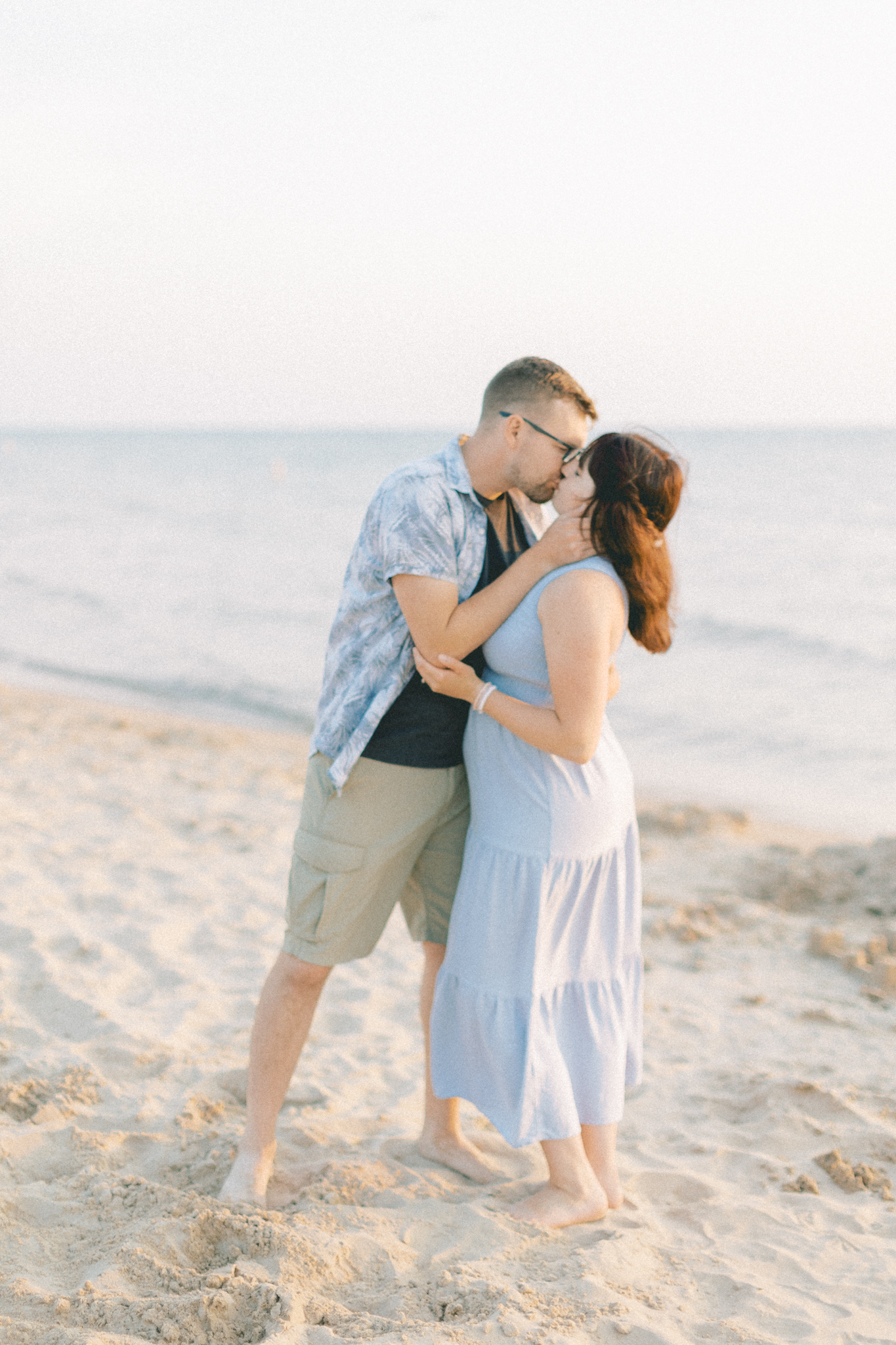 silver-beach-michigan-anniversary-session-hayley-moore-photography