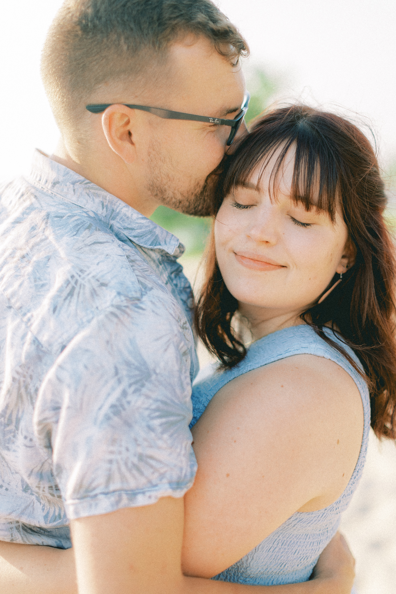 silver-beach-michigan-anniversary-session-hayley-moore-photography