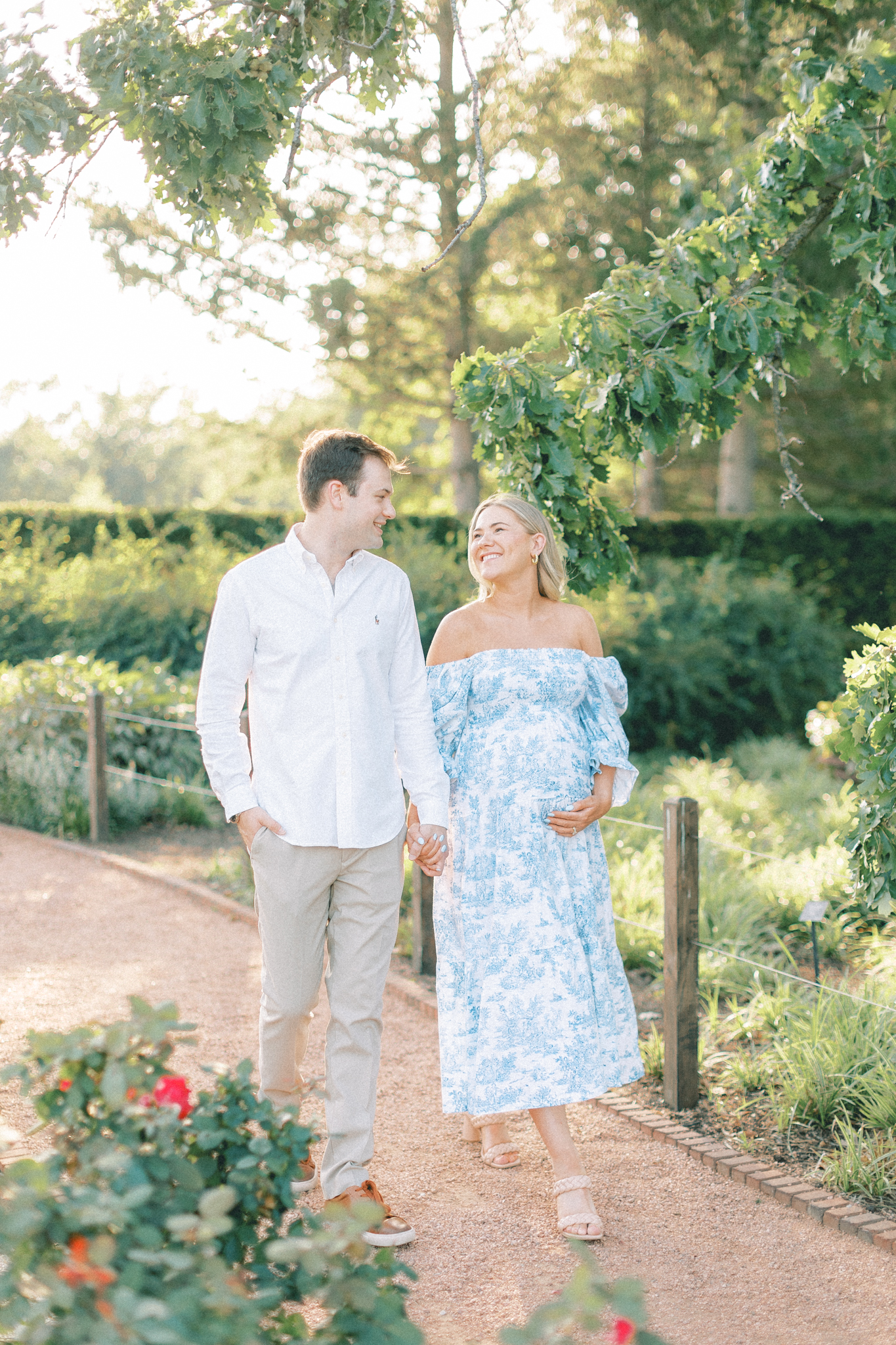 cantigny-park-maternity-session-chicago-hayley-moore-photography
