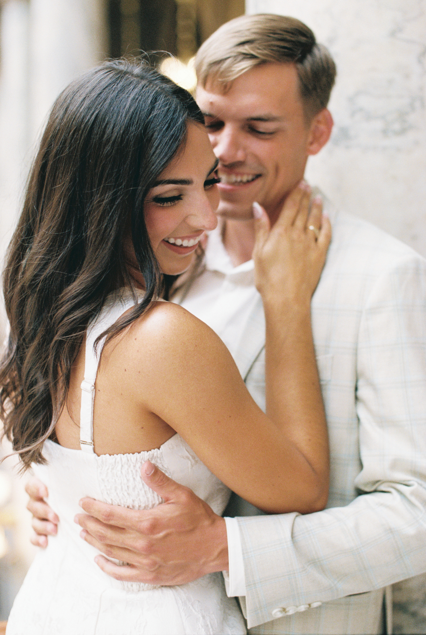 downtown-indianapolis-engagement-indiana-state-house-coxhall-gardens-hayley-moore-photography