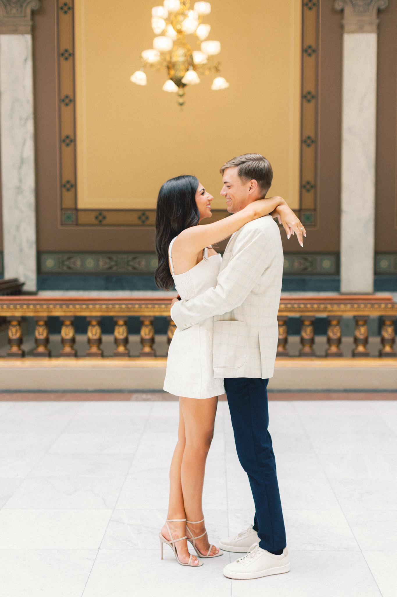 downtown-indianapolis-engagement-indiana-state-house-coxhall-gardens-hayley-moore-photography