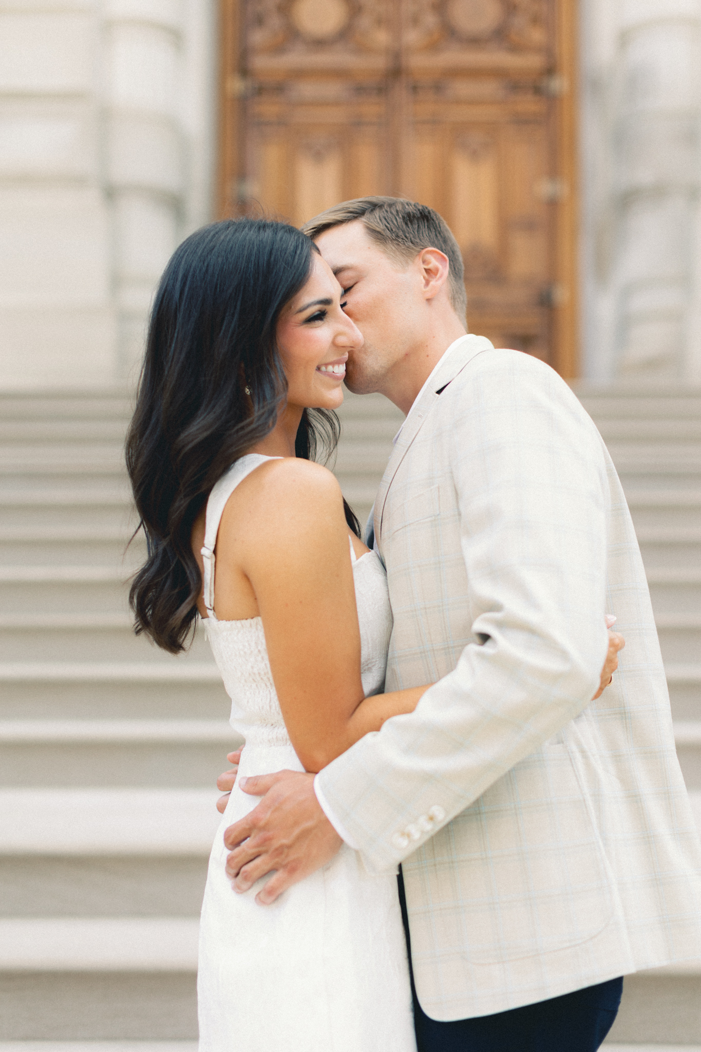 downtown-indianapolis-engagement-indiana-state-house-coxhall-gardens-hayley-moore-photography