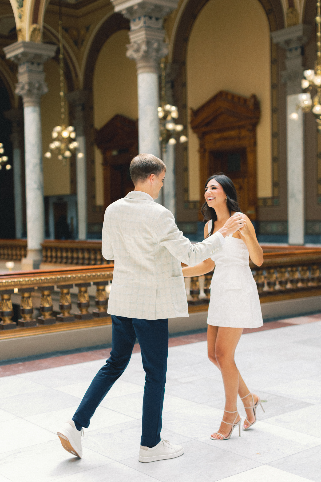 downtown-indianapolis-engagement-indiana-state-house-coxhall-gardens-hayley-moore-photography