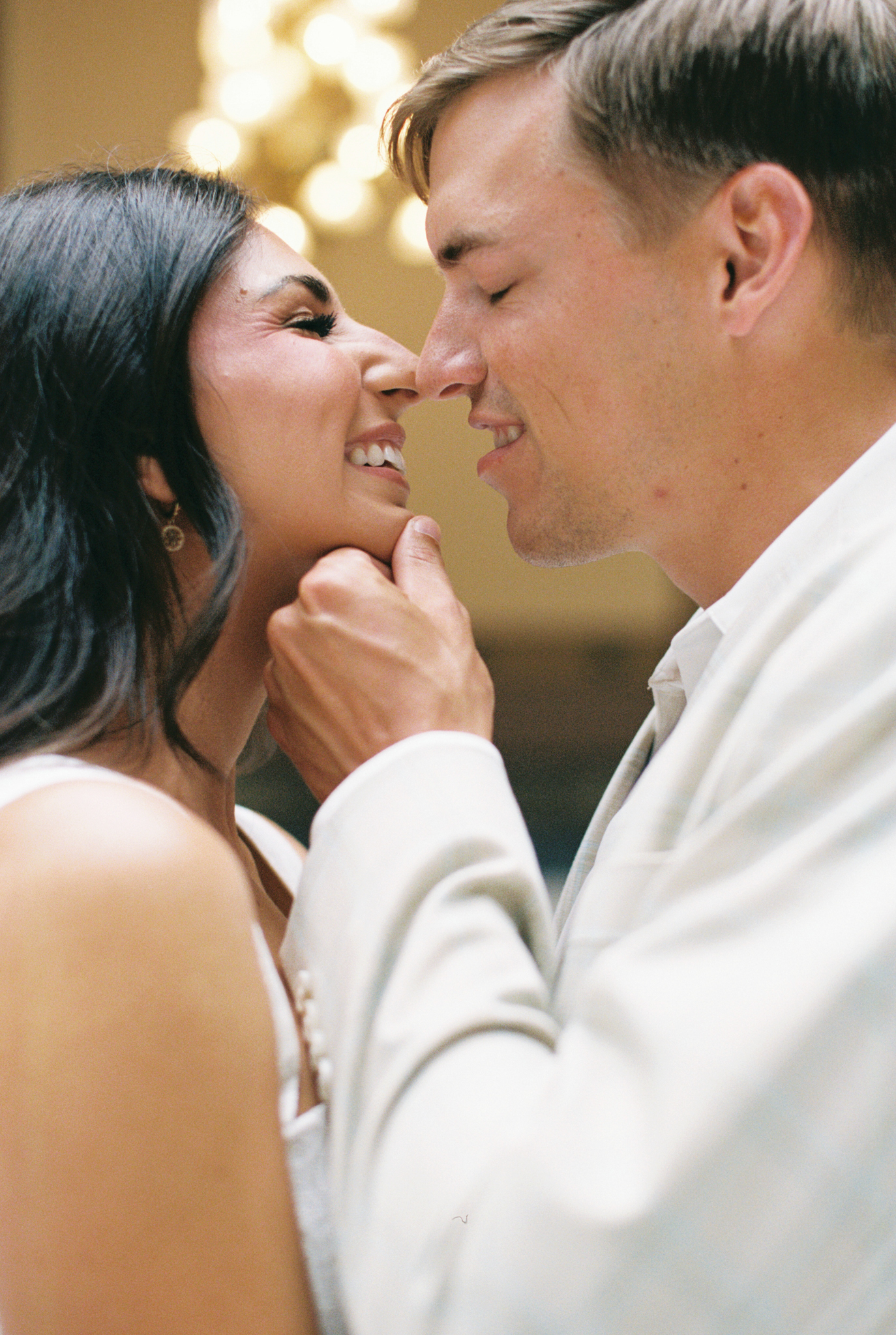 downtown-indianapolis-engagement-indiana-state-house-coxhall-gardens-hayley-moore-photography