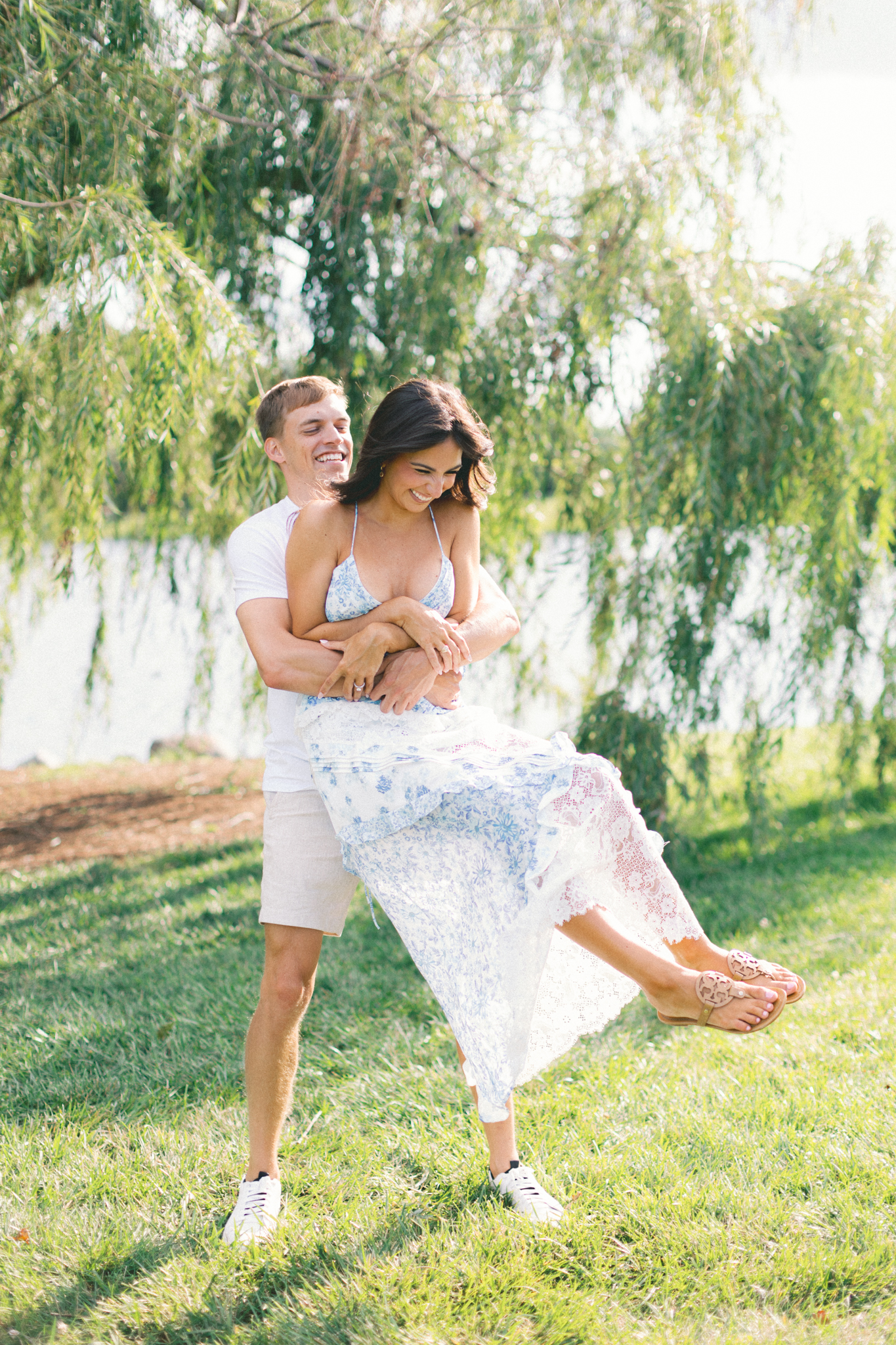 downtown-indianapolis-engagement-indiana-state-house-coxhall-gardens-hayley-moore-photography