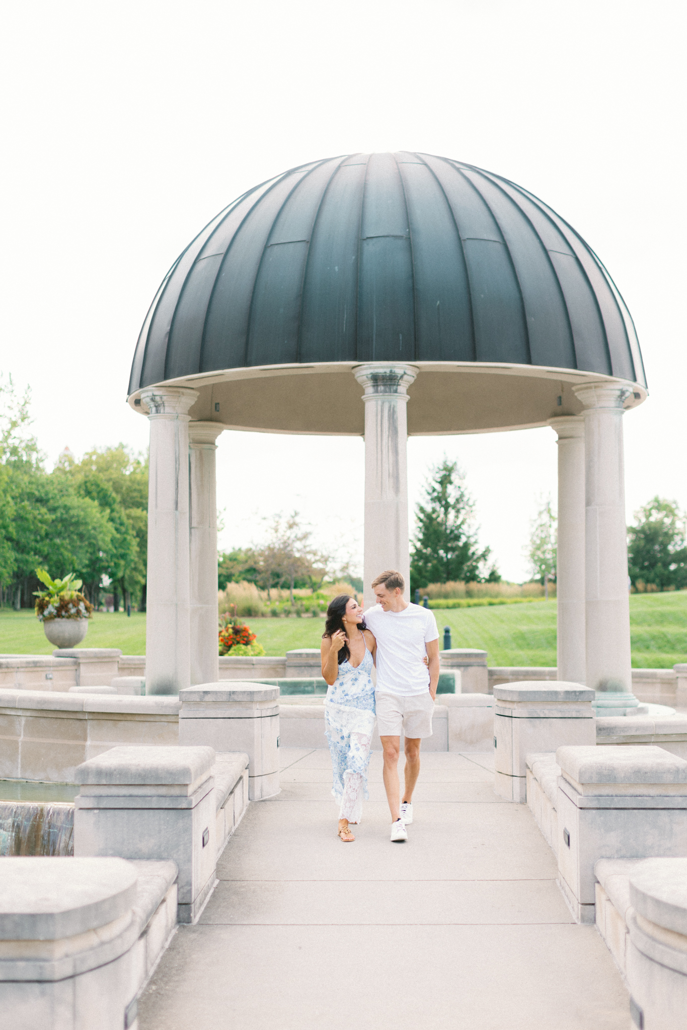 downtown-indianapolis-engagement-indiana-state-house-coxhall-gardens-hayley-moore-photography