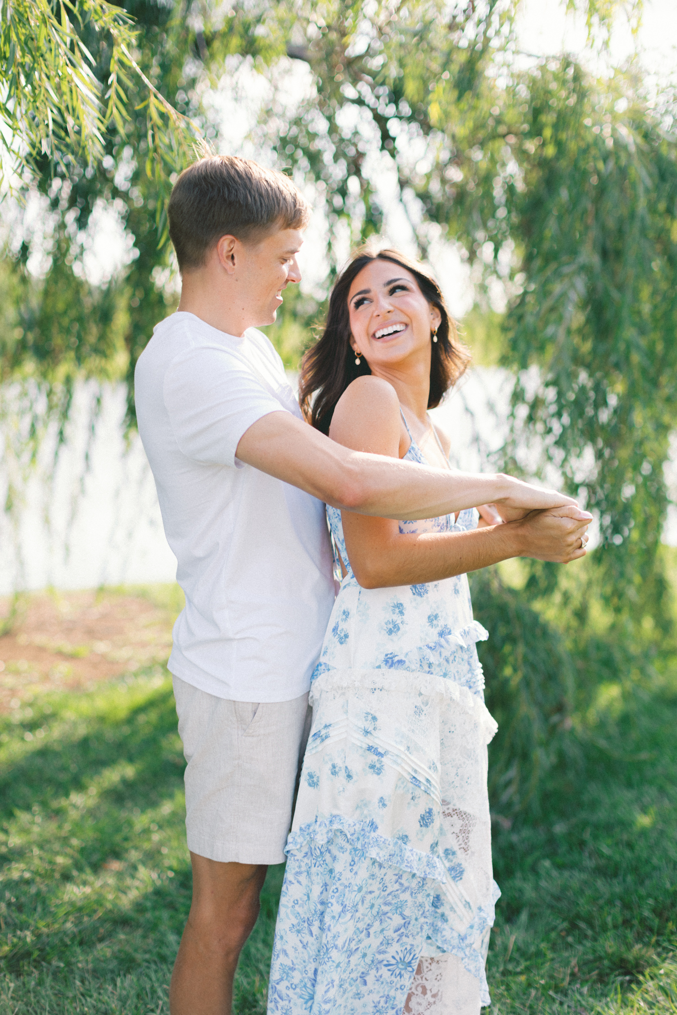 downtown-indianapolis-engagement-indiana-state-house-coxhall-gardens-hayley-moore-photography