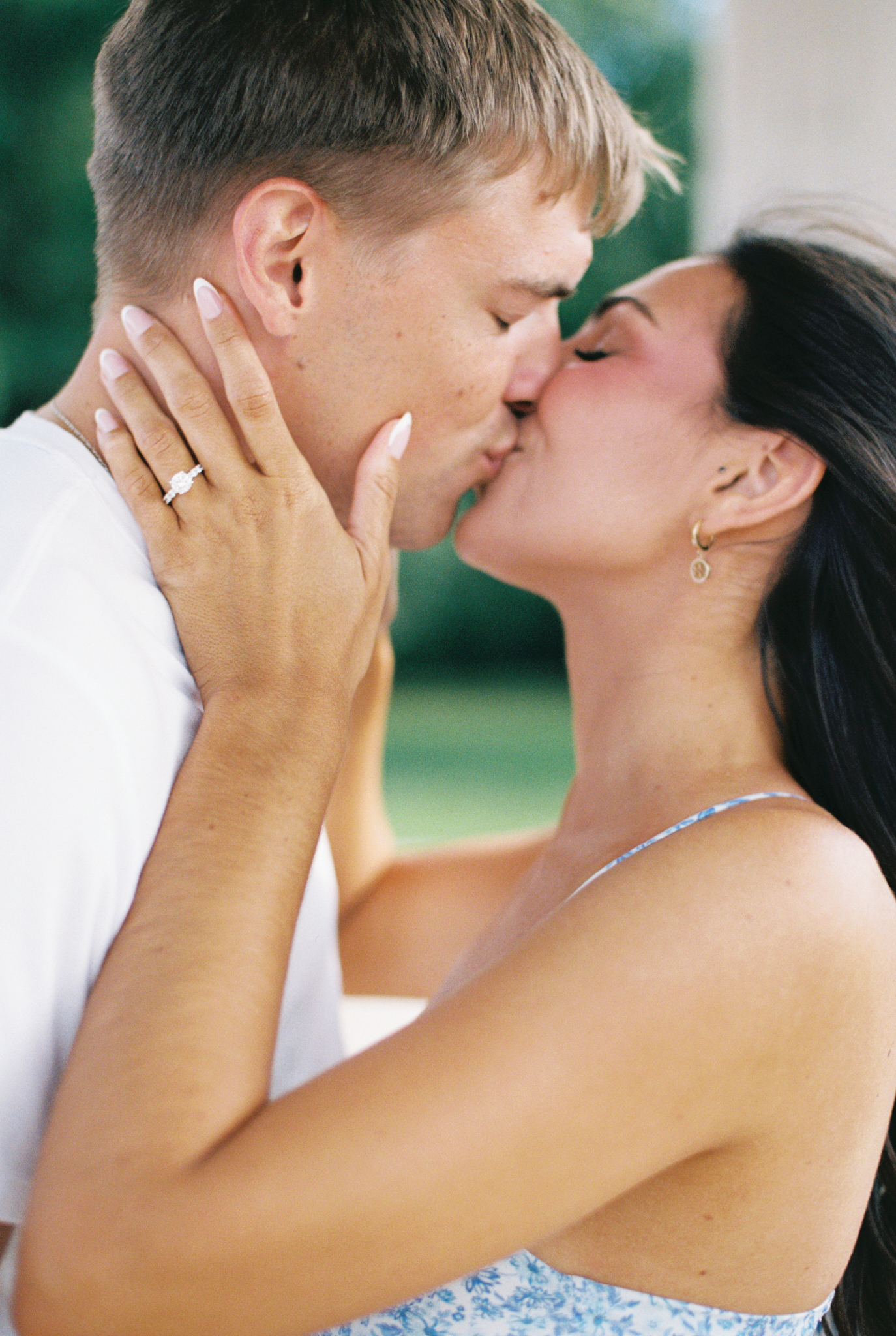 downtown-indianapolis-engagement-indiana-state-house-coxhall-gardens-hayley-moore-photography