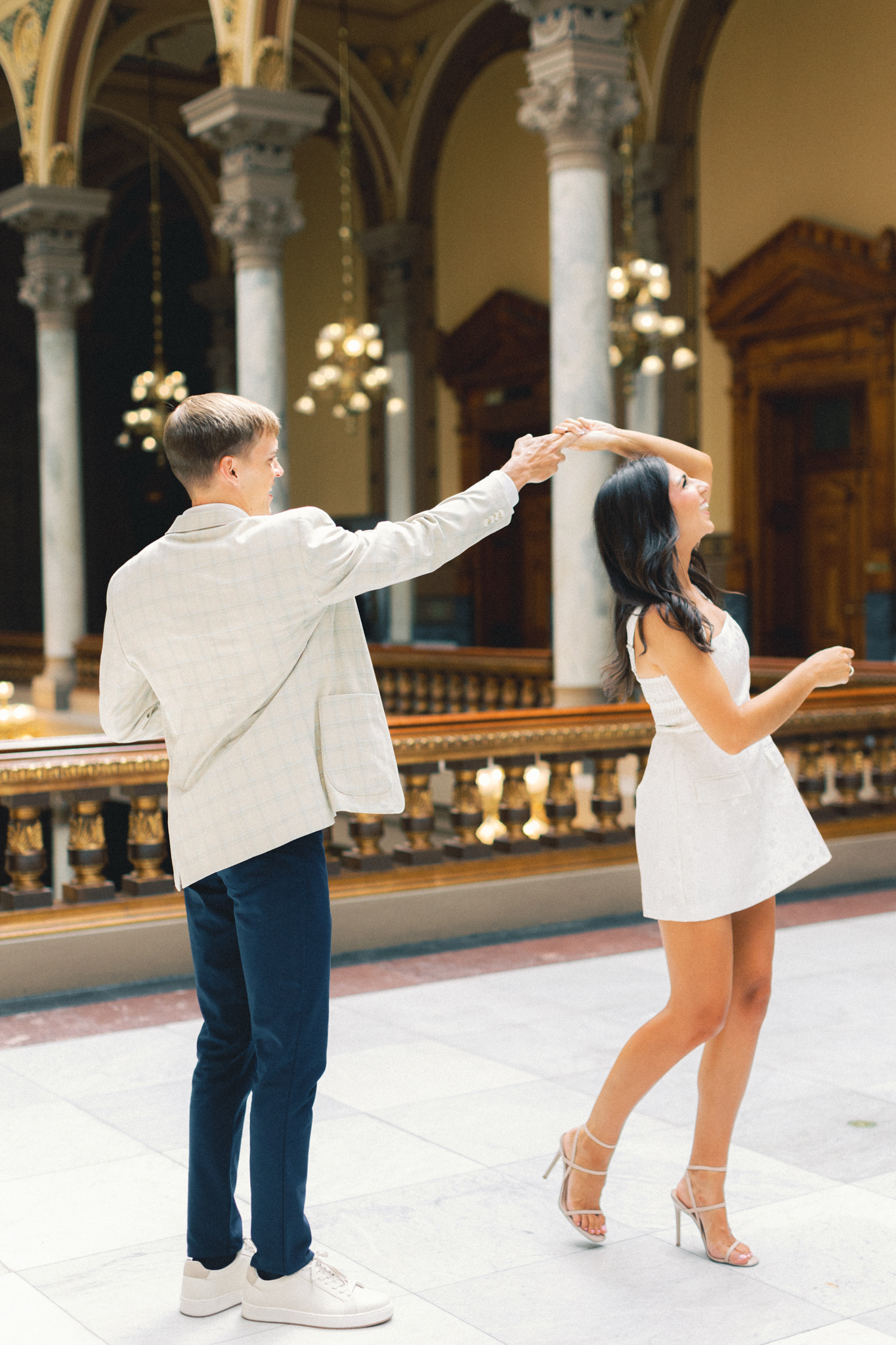 downtown-indianapolis-engagement-indiana-state-house-coxhall-gardens-hayley-moore-photography