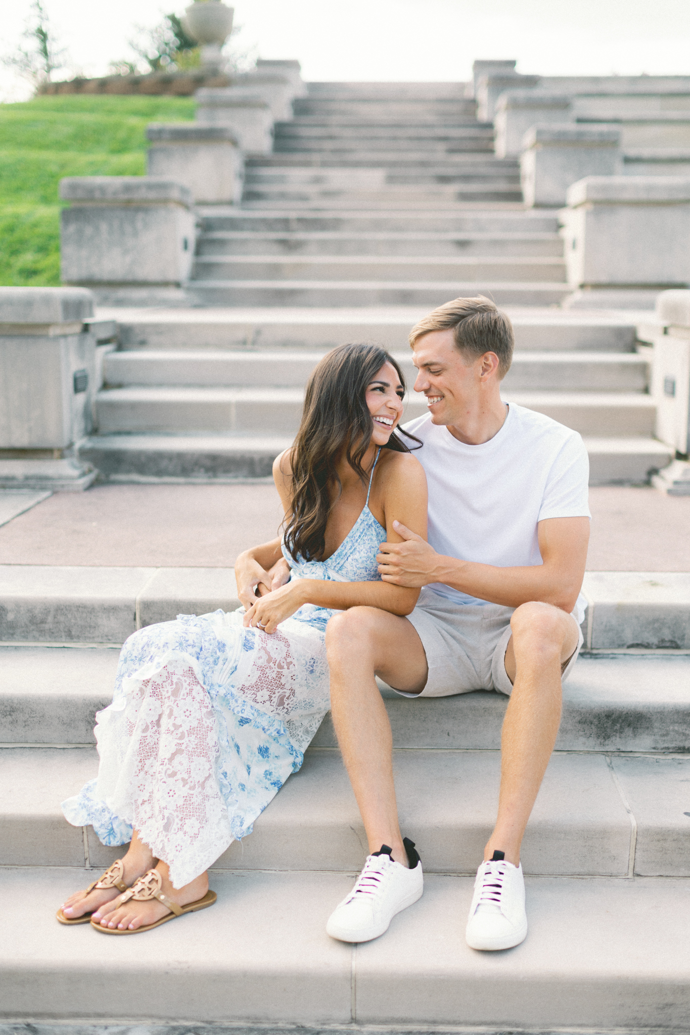 downtown-indianapolis-engagement-indiana-state-house-coxhall-gardens-hayley-moore-photography