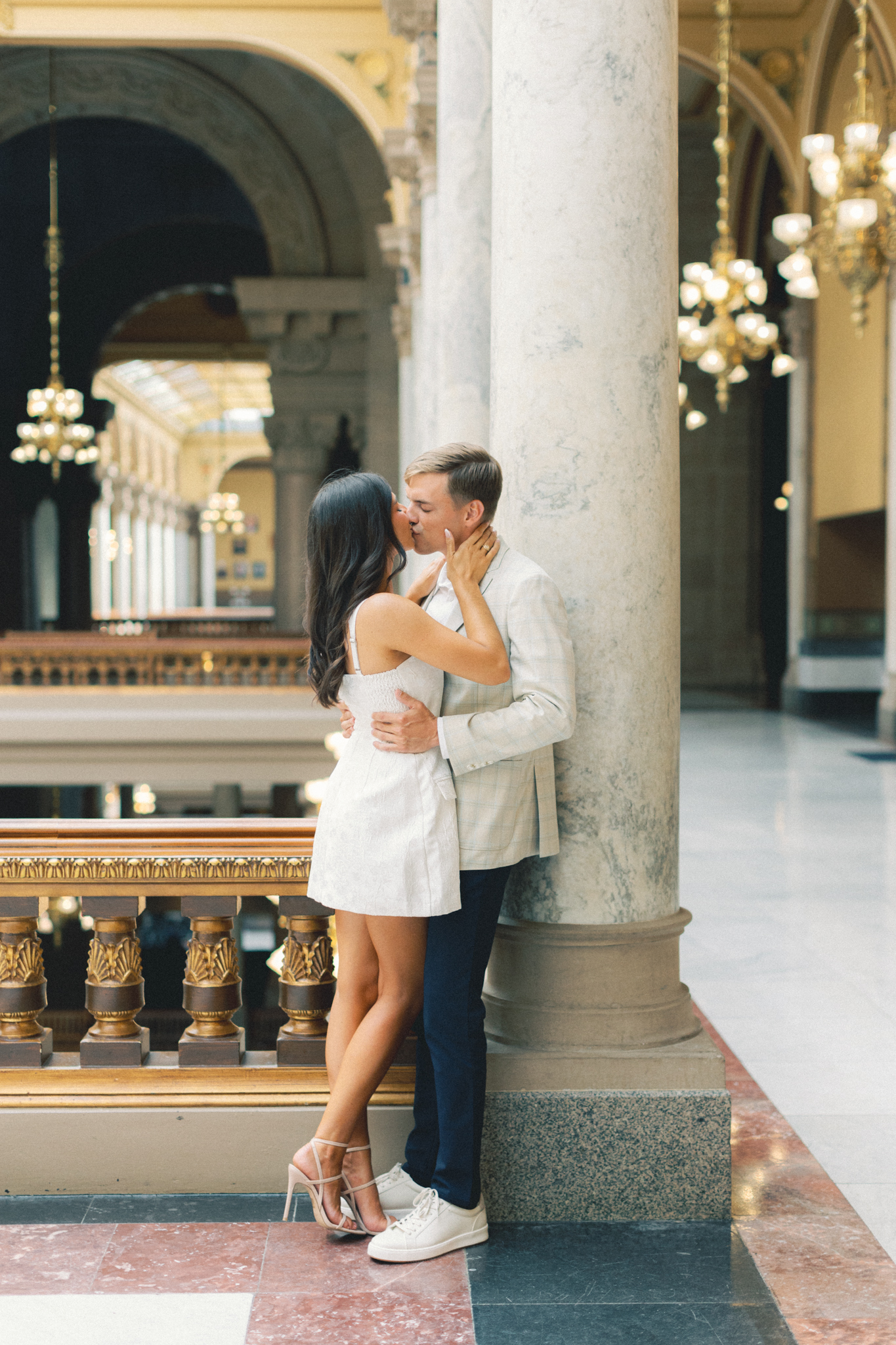 downtown-indianapolis-engagement-indiana-state-house-coxhall-gardens-hayley-moore-photography