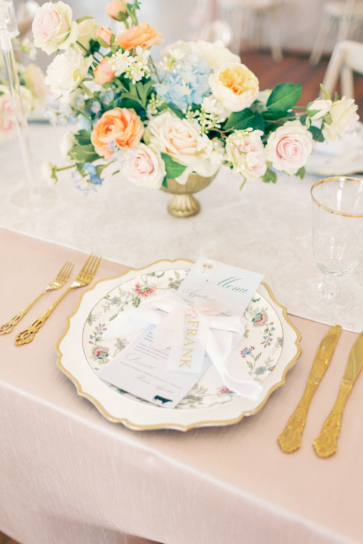 tablescape of the reception details