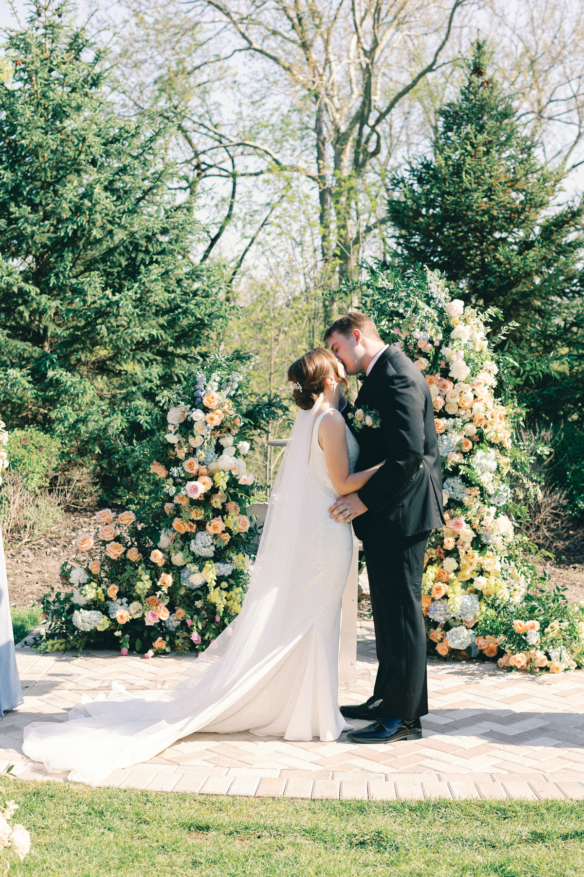 ceremony kiss
