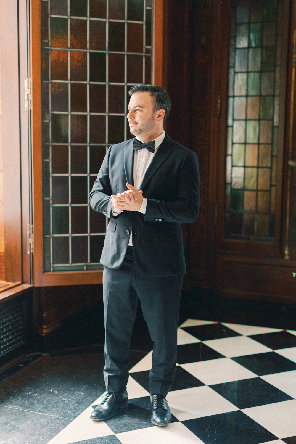 groom portrait