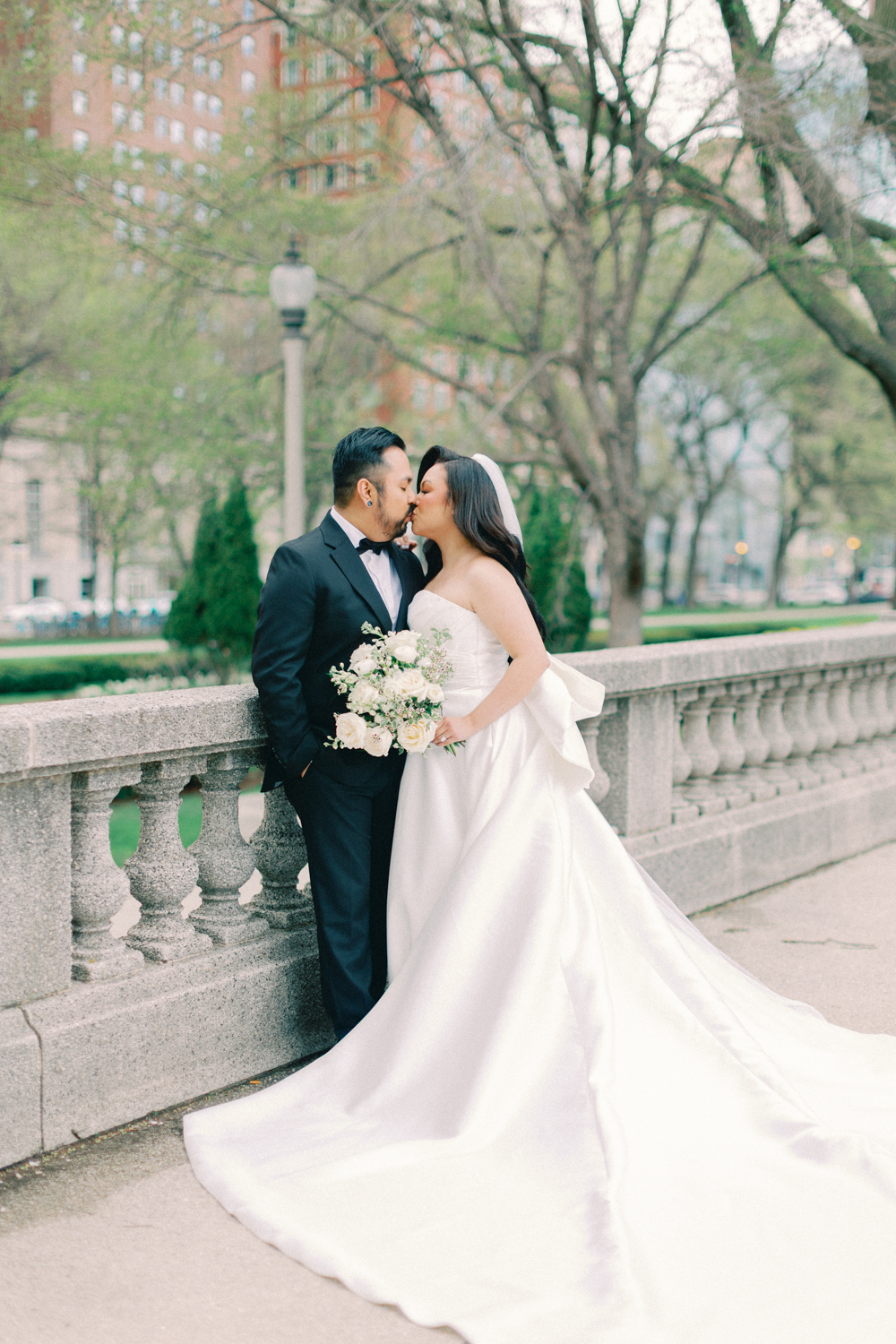 wedding couple kissing