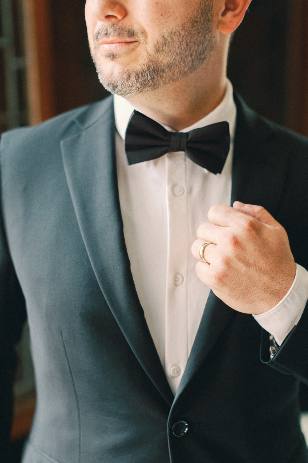 groom portrait