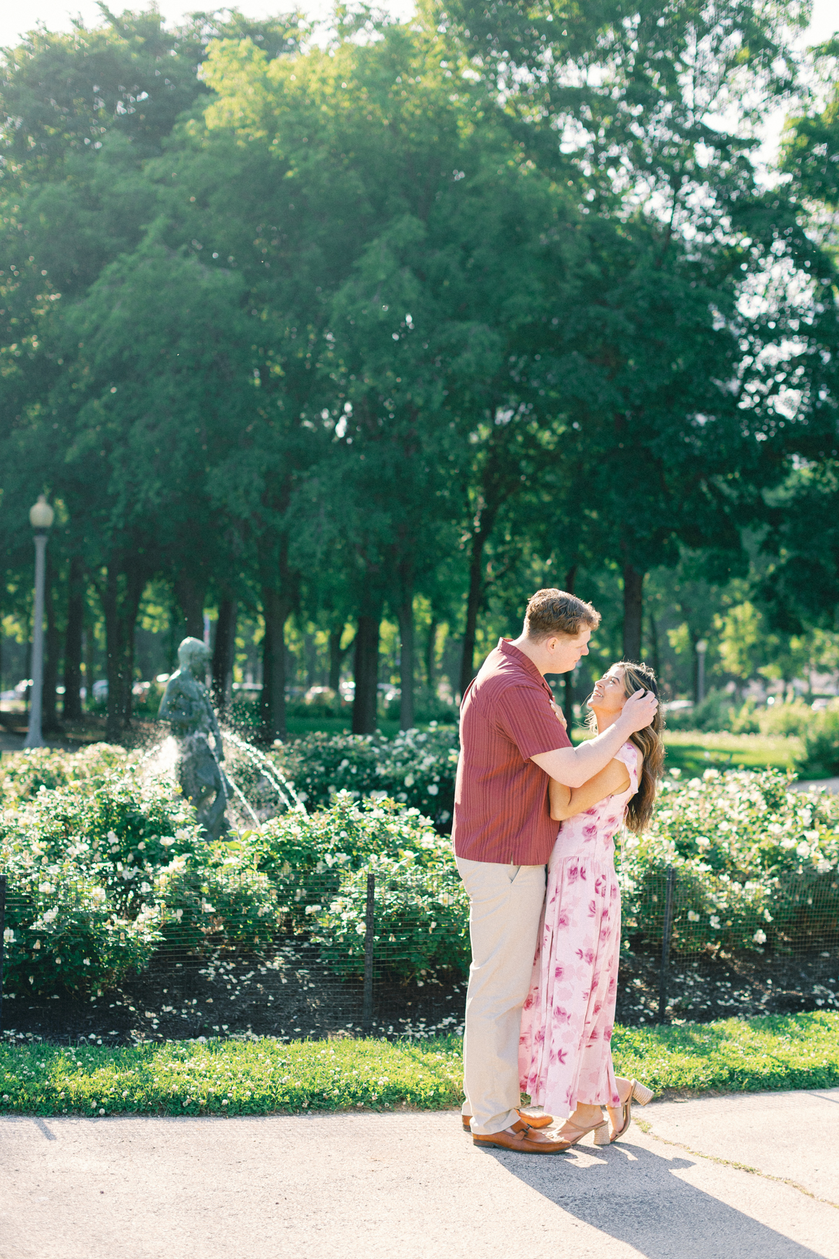 couple in front of fountain